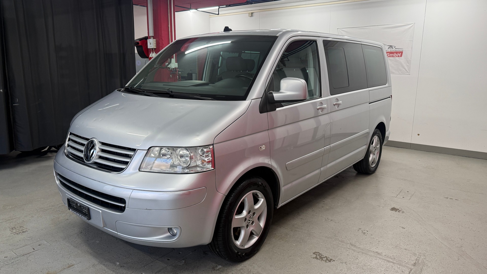 VW T5 Multivan Highline 2.5 TDI, 7 Plätze frisch ab MFK und Service mit Hagelschaden, 8 fach berädert, Servicegepflegt**-showroom-element-2
