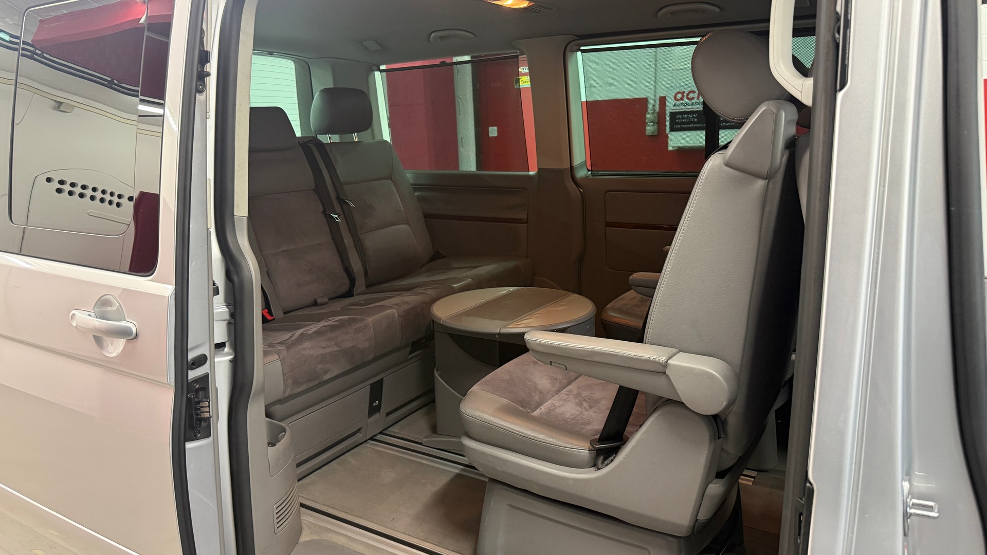 VW T5 Multivan Highline 2.5 TDI, 7 Plätze frisch ab MFK und Service mit Hagelschaden, 8 fach berädert, Servicegepflegt**-image-18