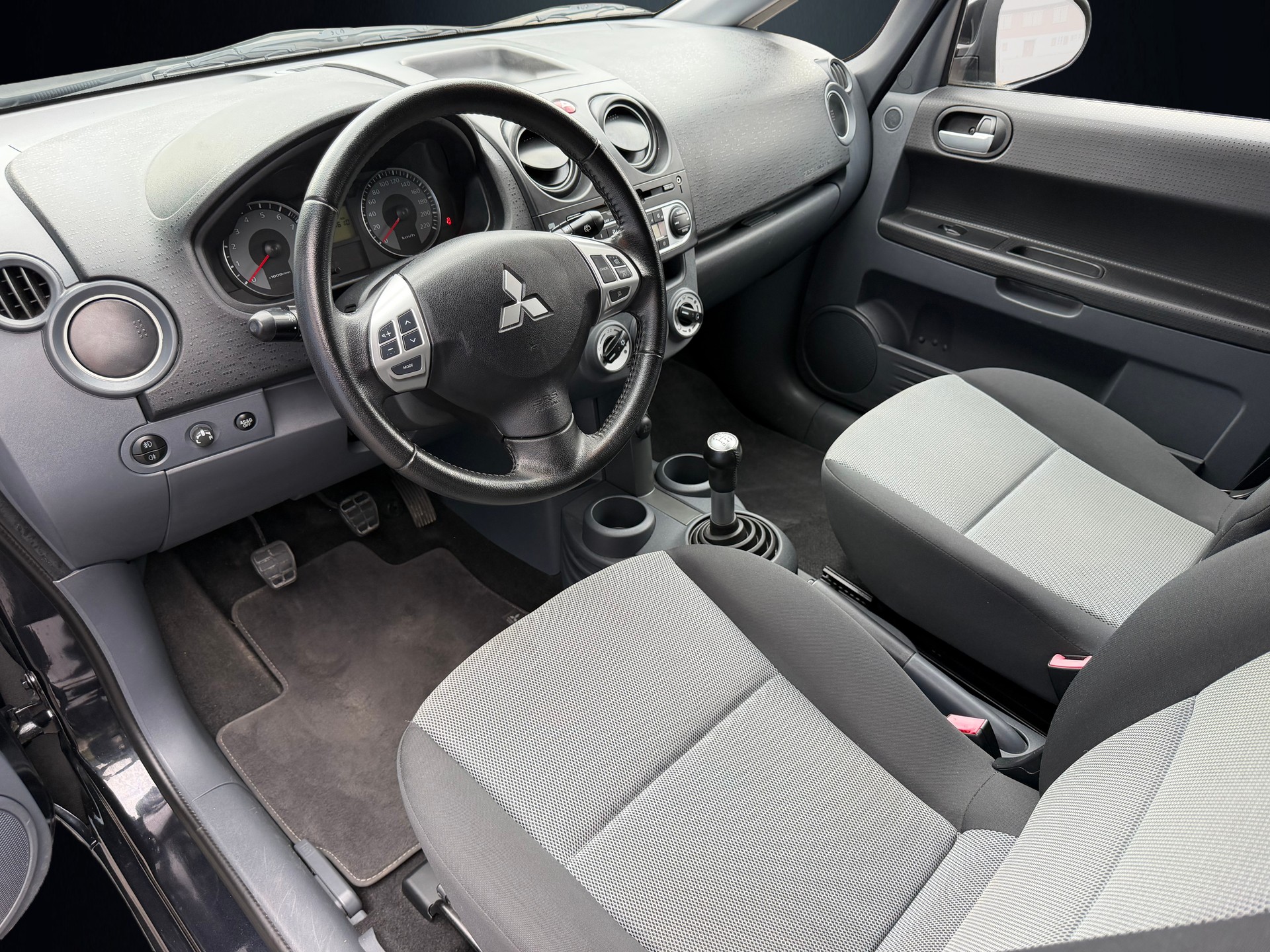 MITSUBISHI Colt 1.3 16V Goal-image-4