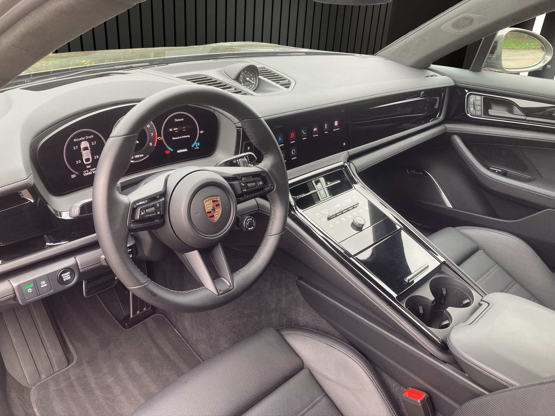 PORSCHE Panamera GTS-image-11