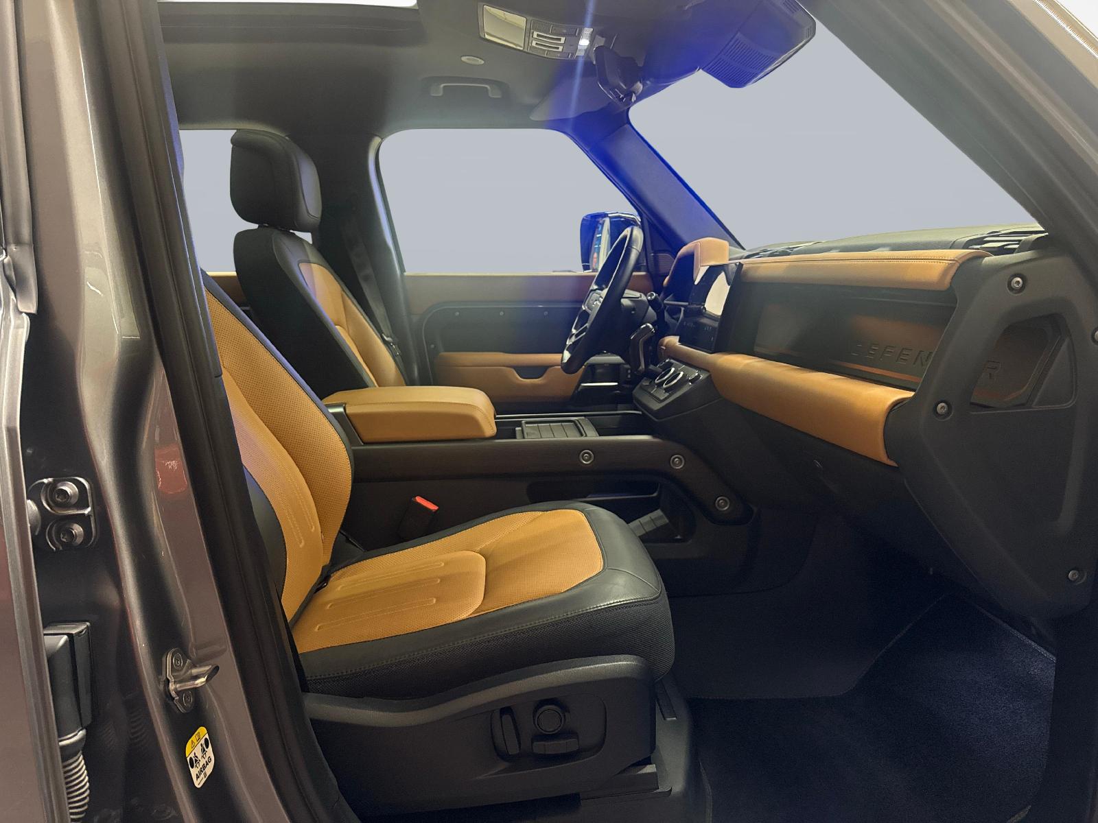 LAND ROVER Defender 110 3.0 I6 X-image-9