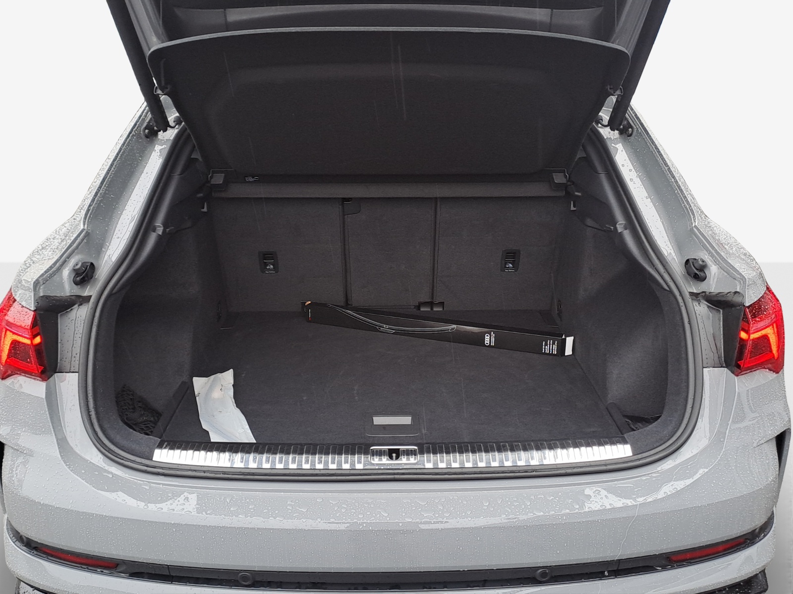 AUDI RS Q3 Sportback quattro S tronic-image-12