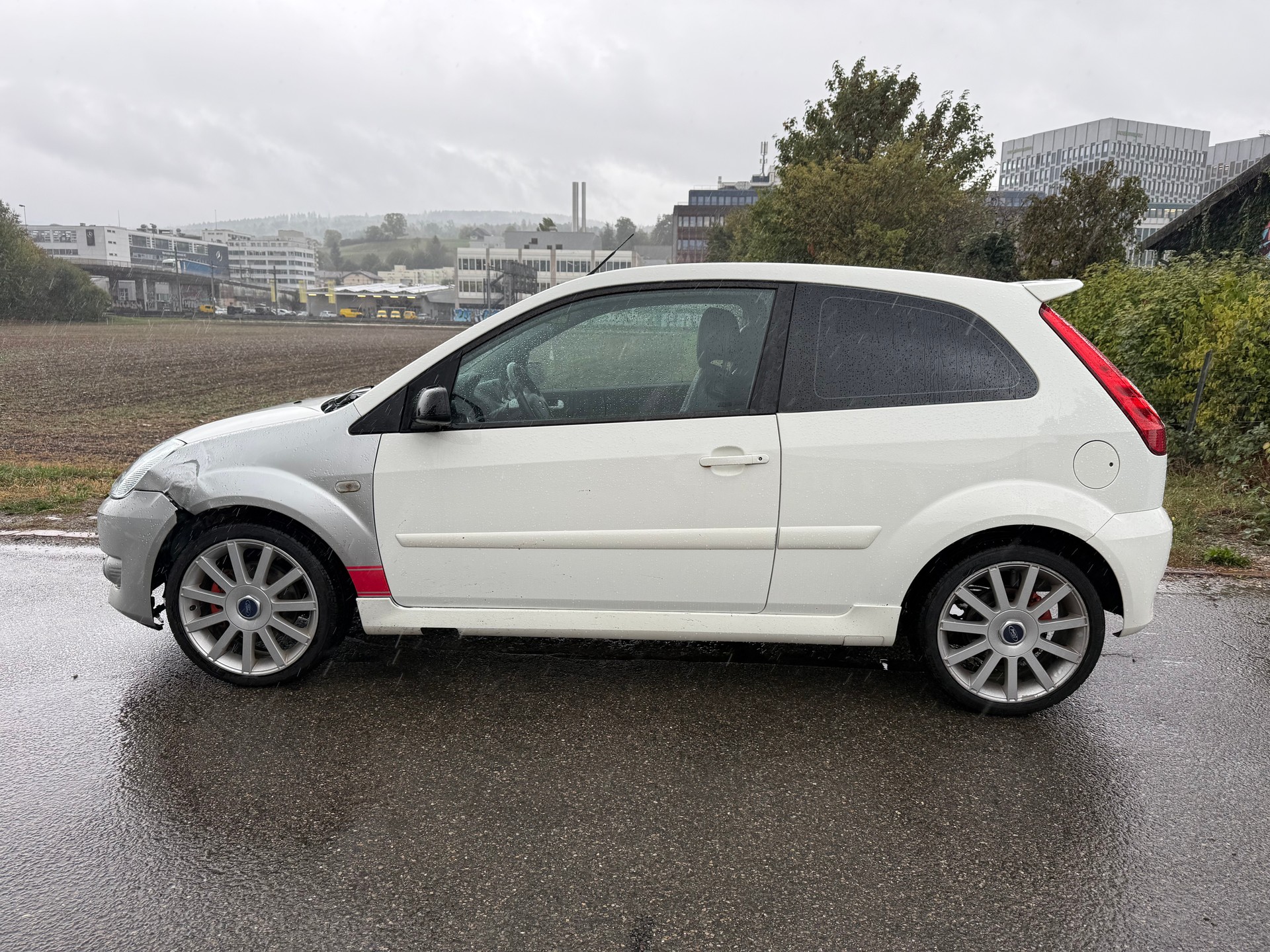 FORD Fiesta 2.0 16V ST-image-7