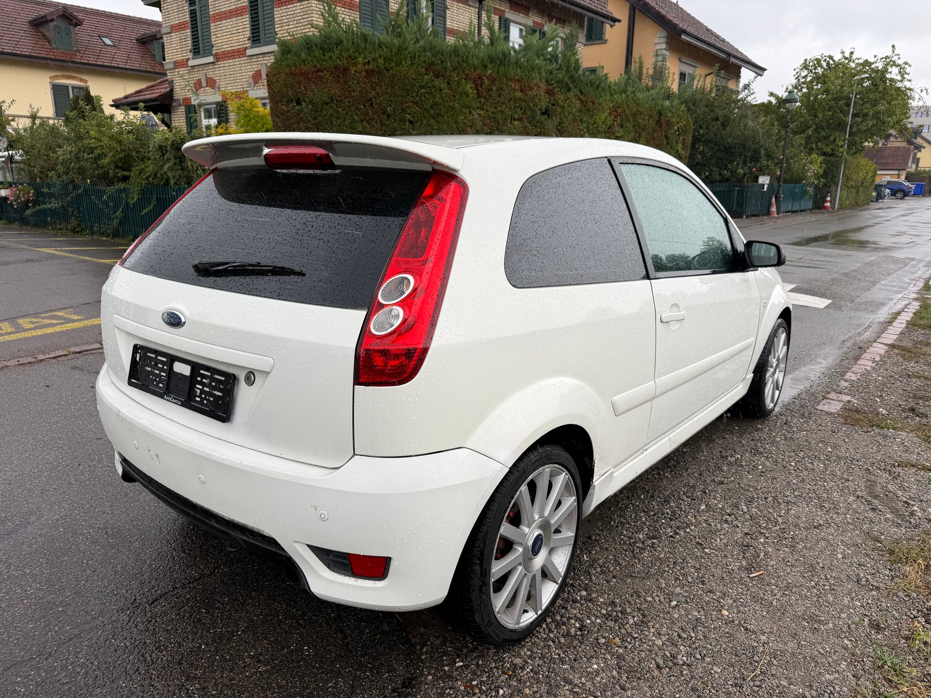 FORD Fiesta 2.0 16V ST-image-4