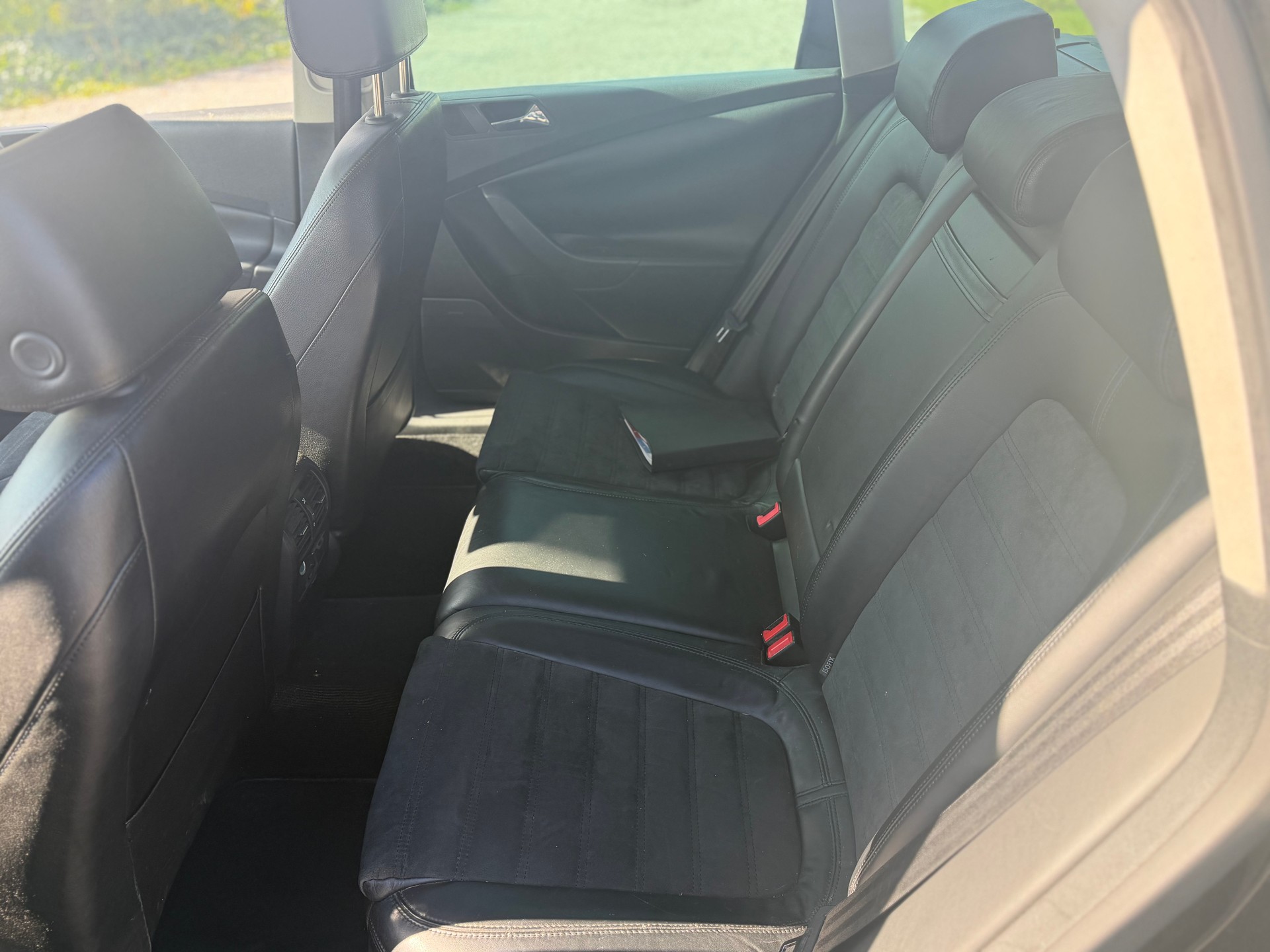 VW Passat Variant 2.0 TDI Highline-image-9