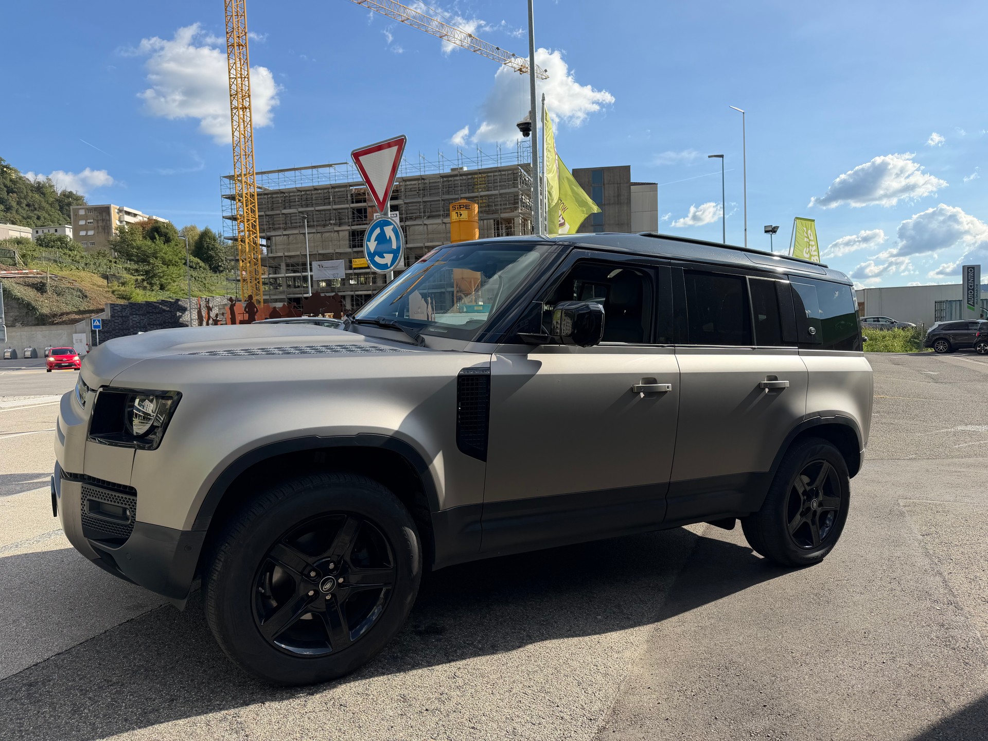 LAND ROVER Defender 110 3.0 D I6 200 SE AWD AT8-image-3