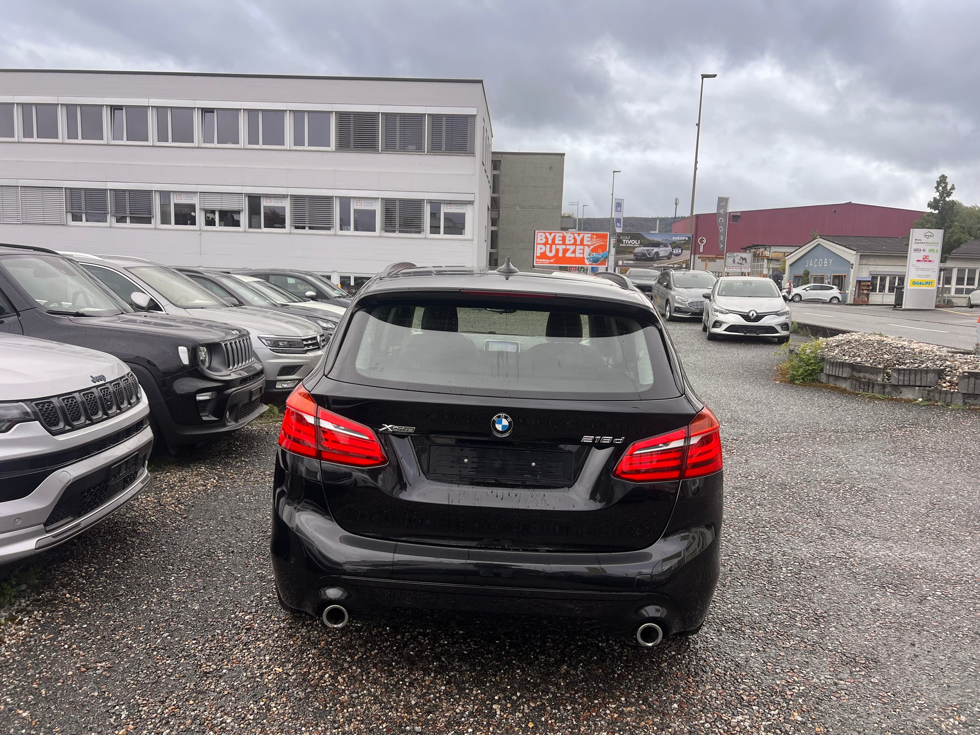BMW 218d xDrive Active Tourer Steptronic Sport Line-showroom-element-3