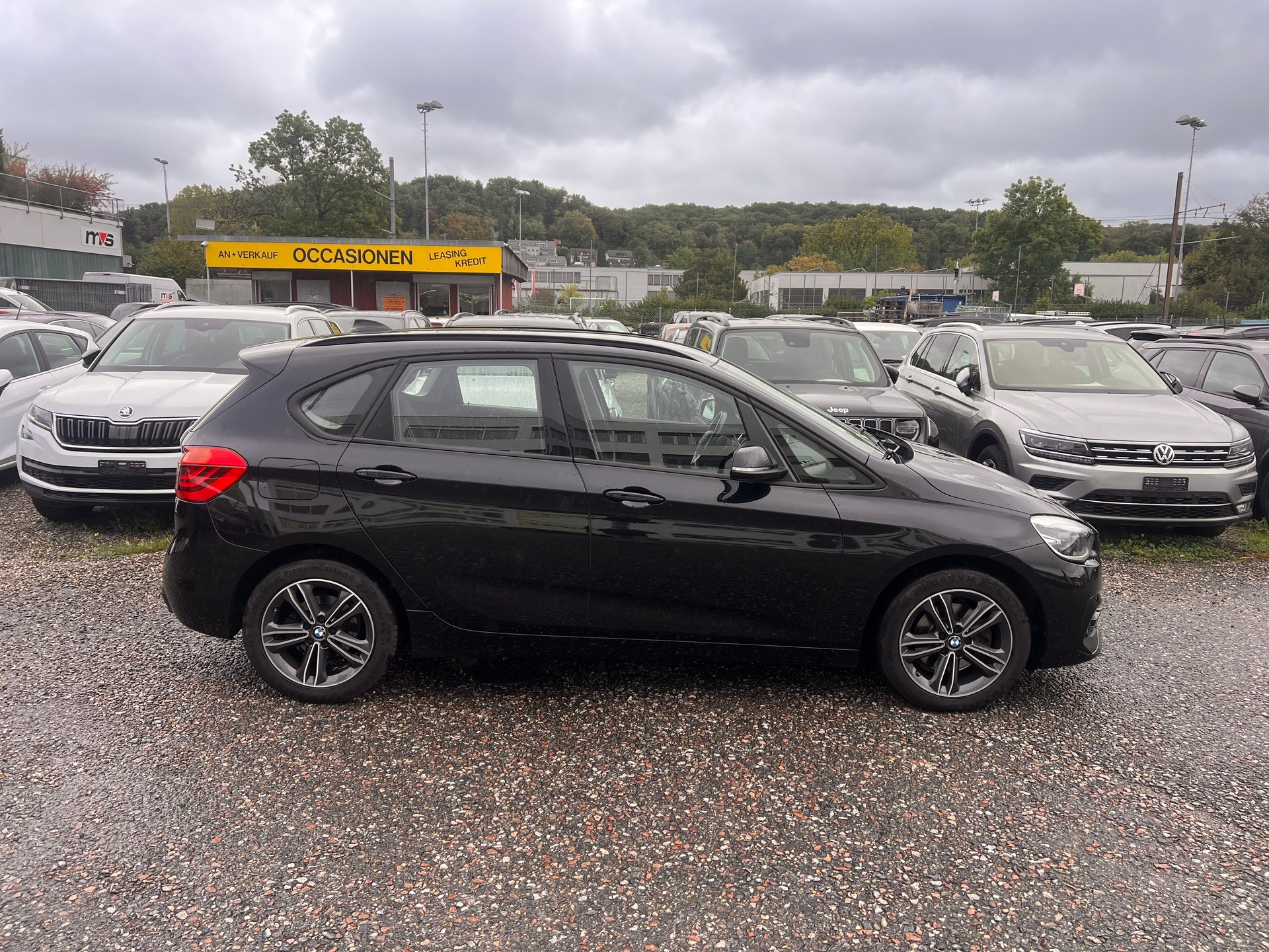 BMW 218d xDrive Active Tourer Steptronic Sport Line-image-6