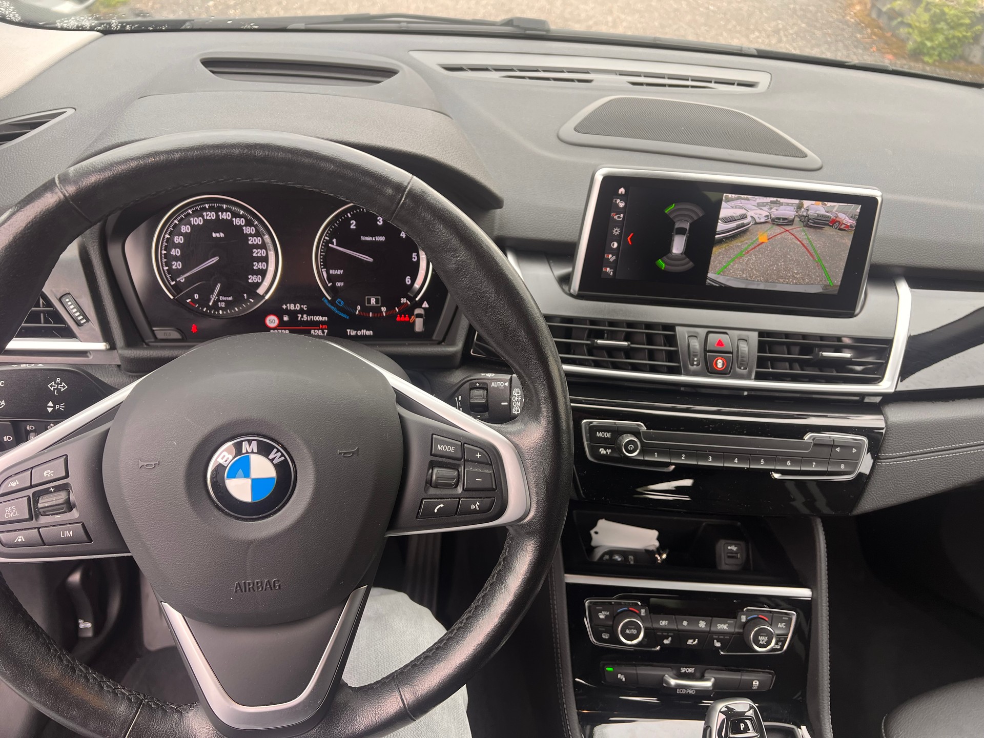BMW 218d xDrive Active Tourer Steptronic Sport Line-image-13