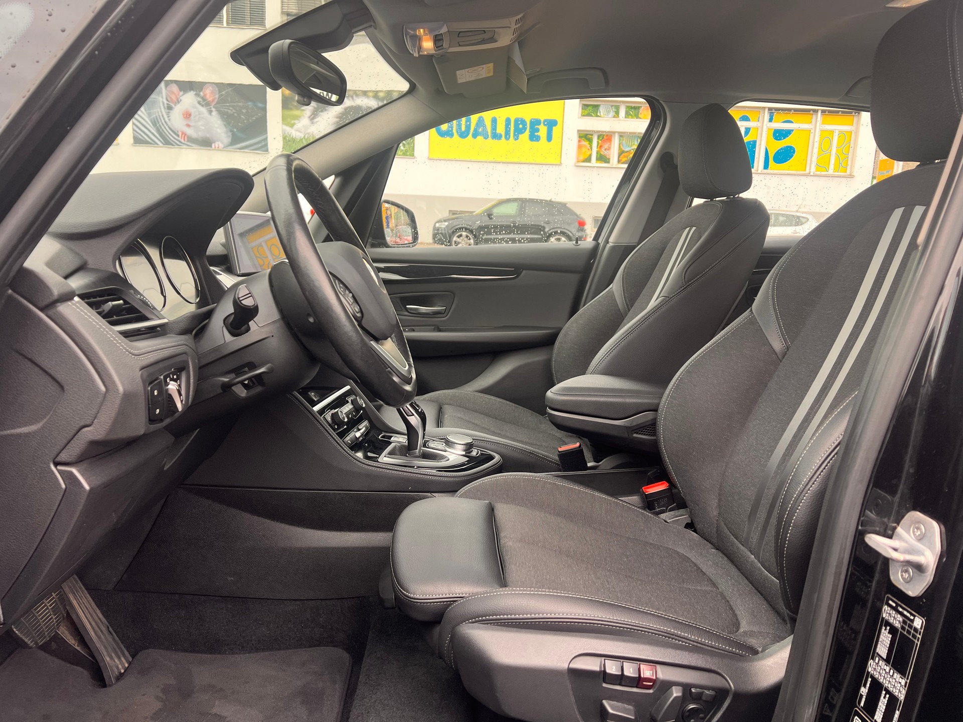 BMW 218d xDrive Active Tourer Steptronic Sport Line-image-10