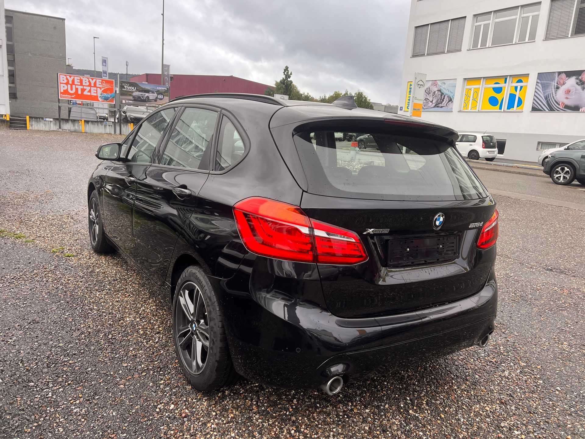 BMW 218d xDrive Active Tourer Steptronic Sport Line-image-4