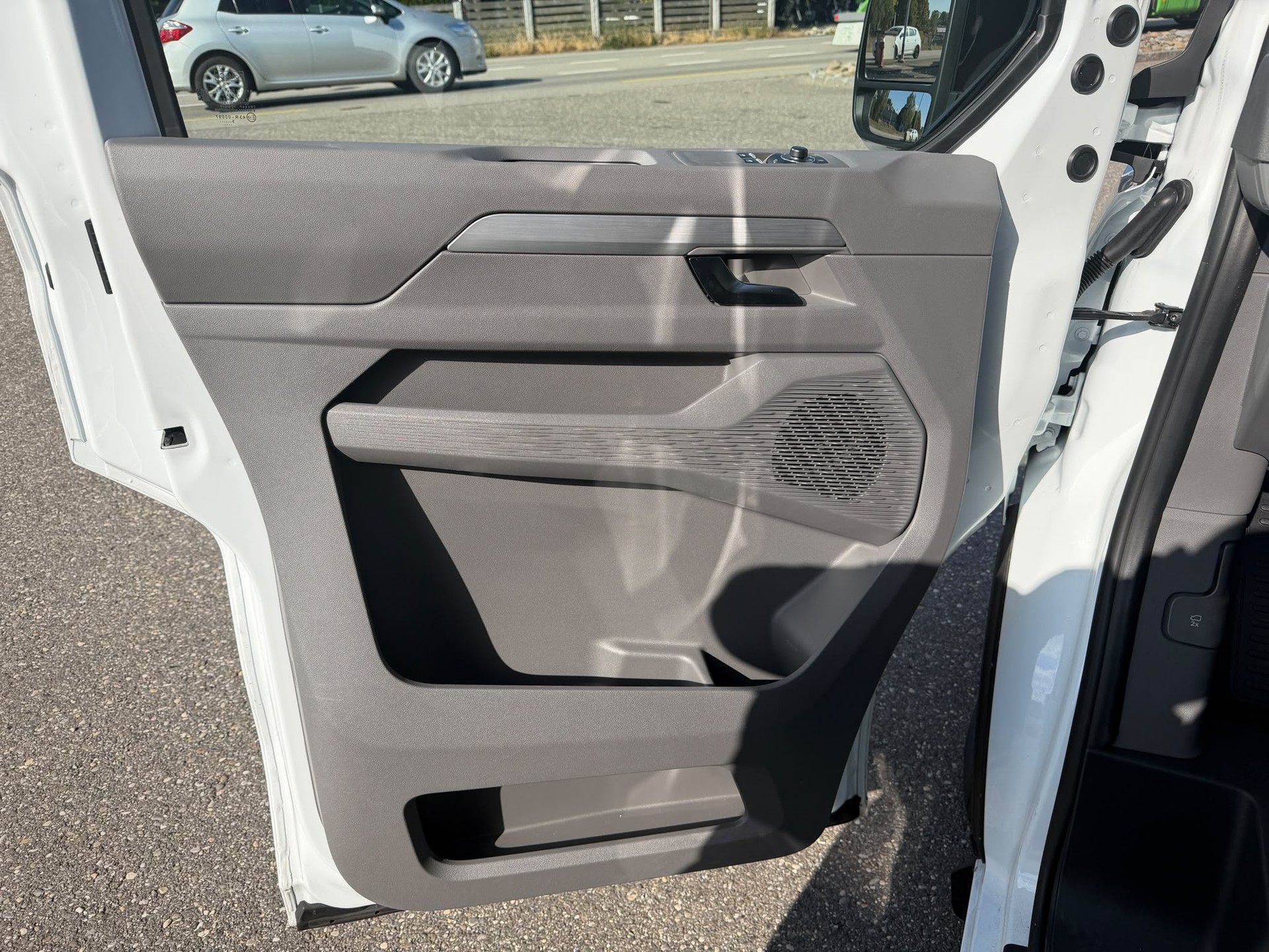 VW Caravelle 2.0 TDI Life LWB 4 Motion Automat 9-Sitzplätze-image-19