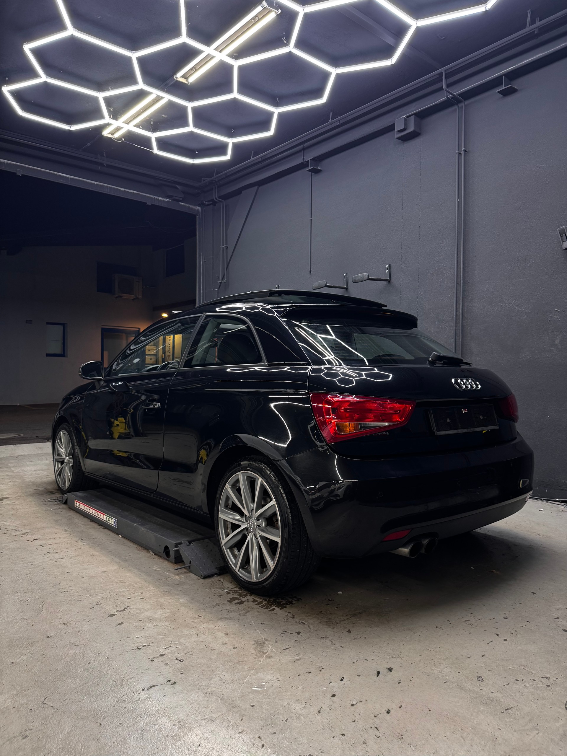 AUDI 1.4 TFSI Attraction S-Tronic-image-2