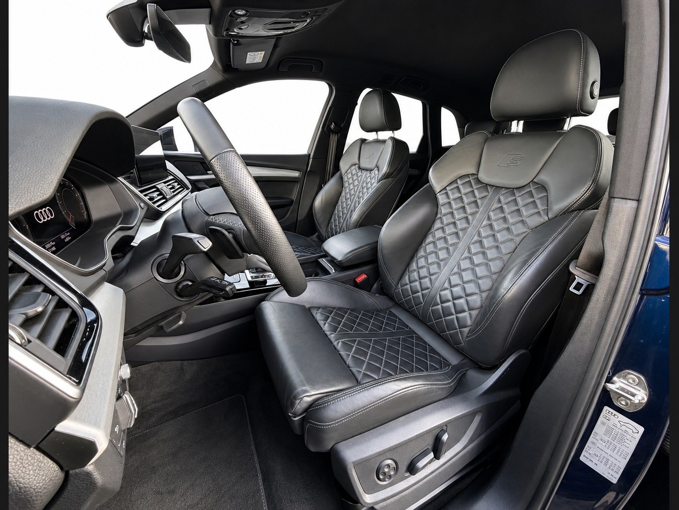 AUDI Q5 45 TFSI S-line quattro S-tronic-image-10