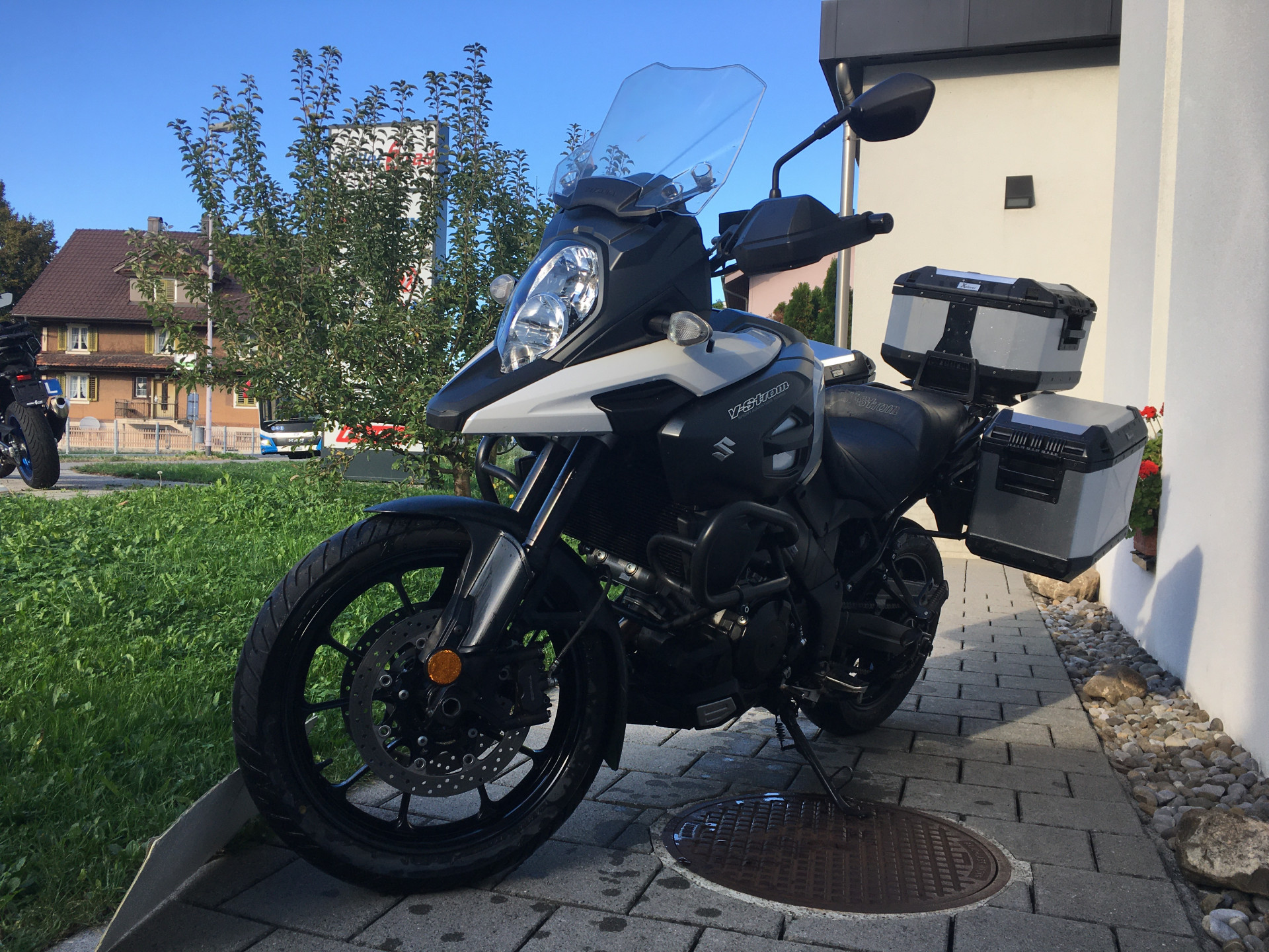 SUZUKI DL 1000 A V-Strom L9-showroom-element-2