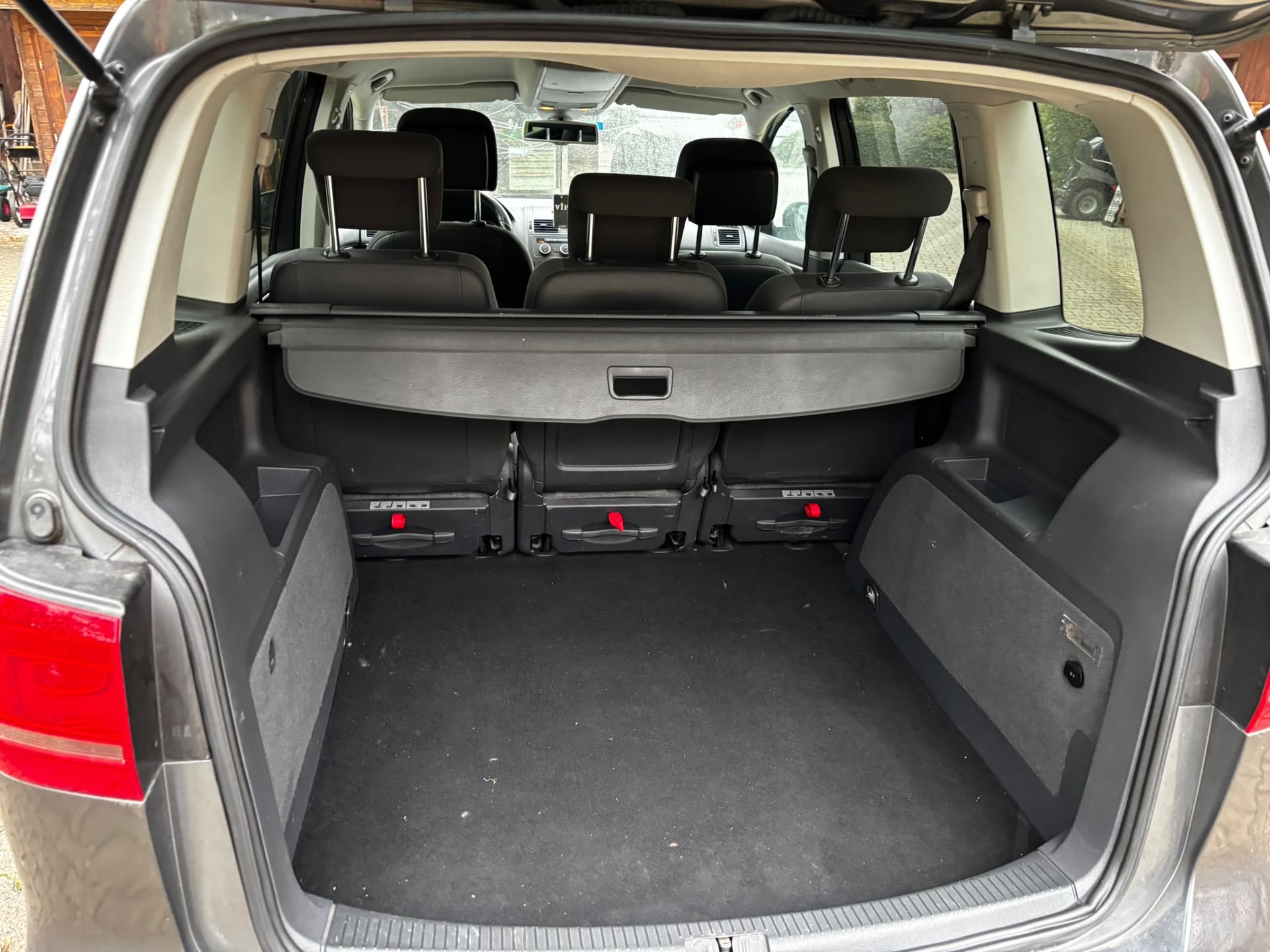 VW TOURAN-image-4