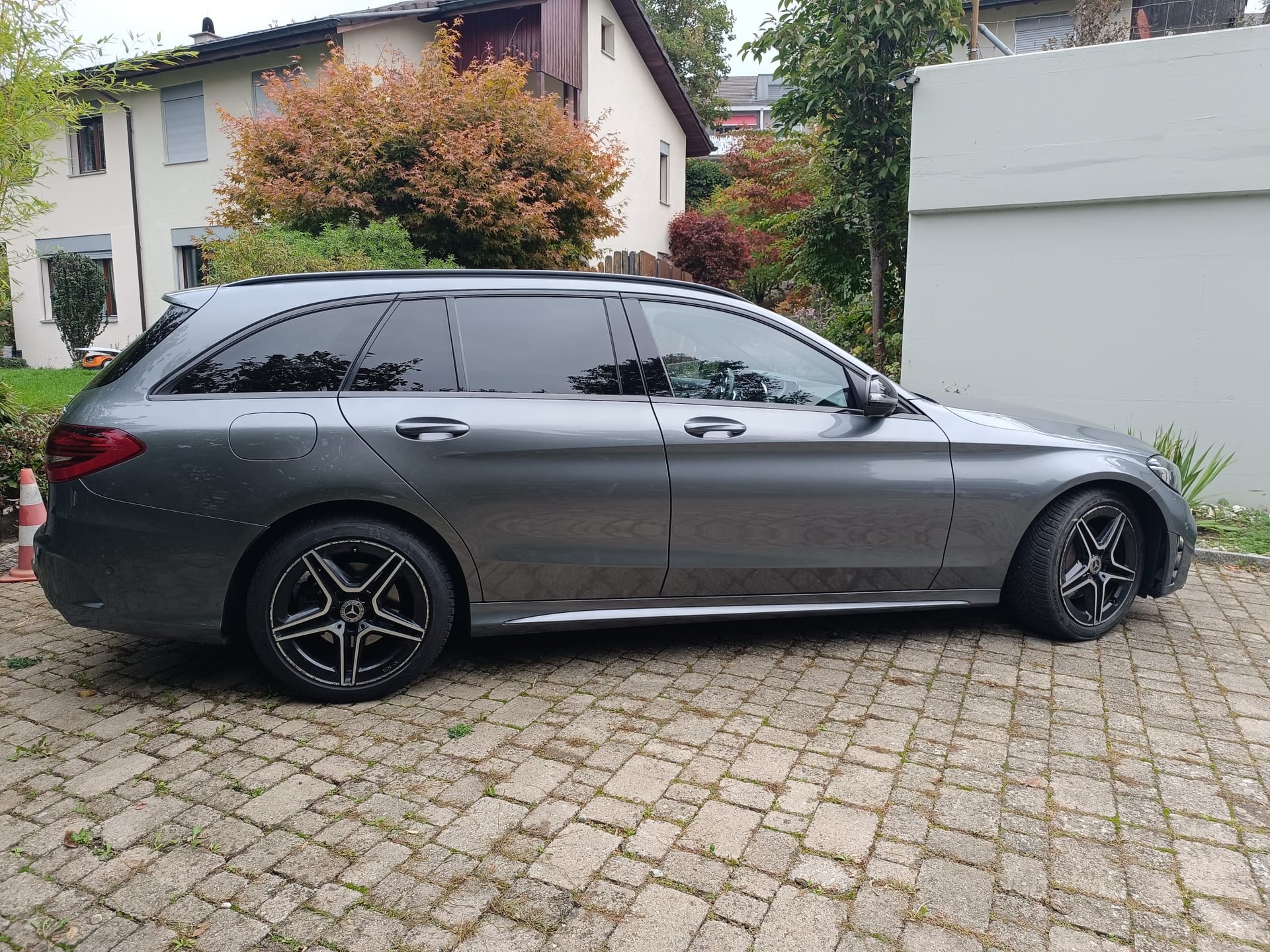MERCEDES-BENZ C 220 d Swiss Star AMG Line 4m-image-2