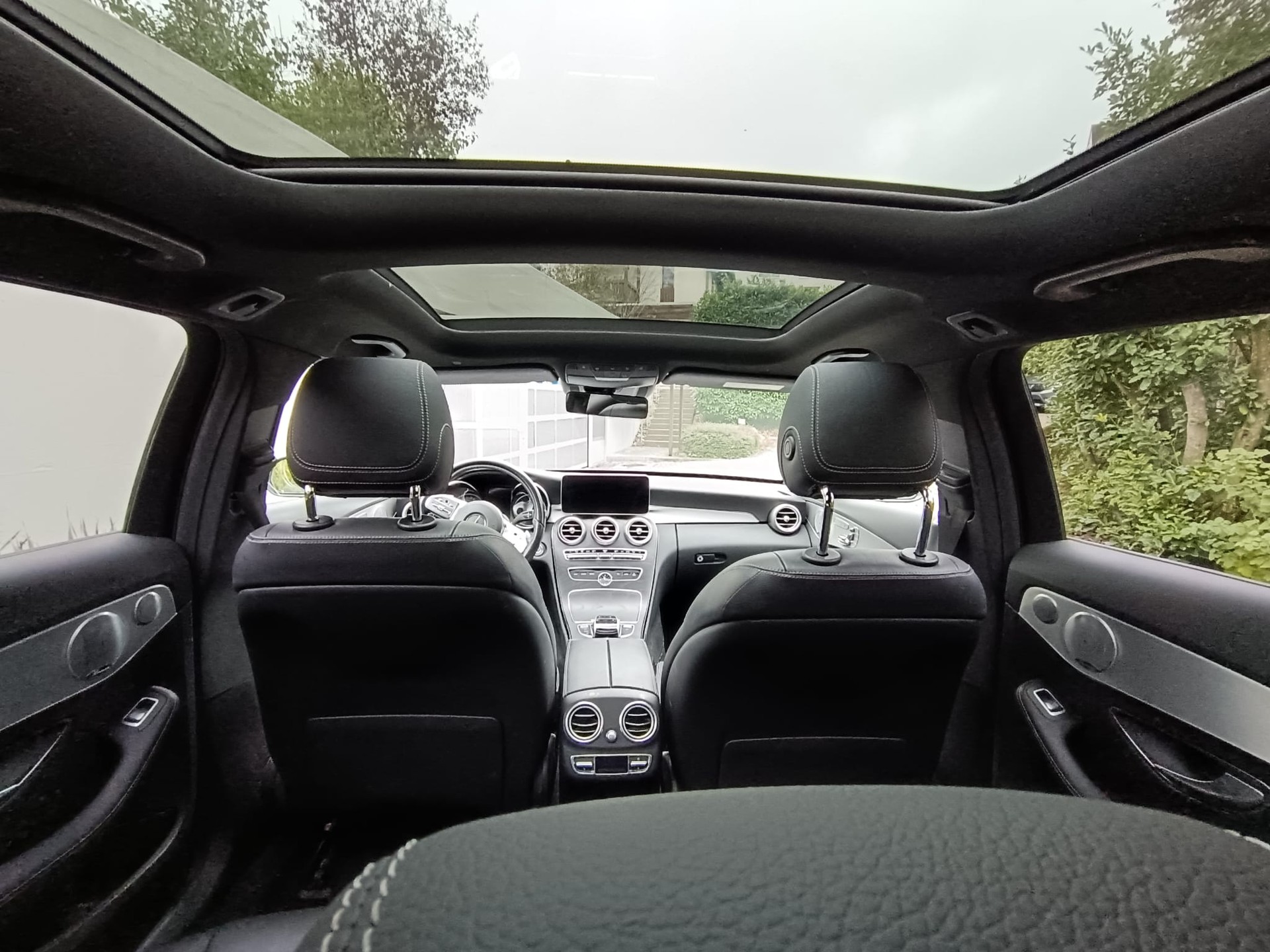 MERCEDES-BENZ C 220 d Swiss Star AMG Line 4m-image-10