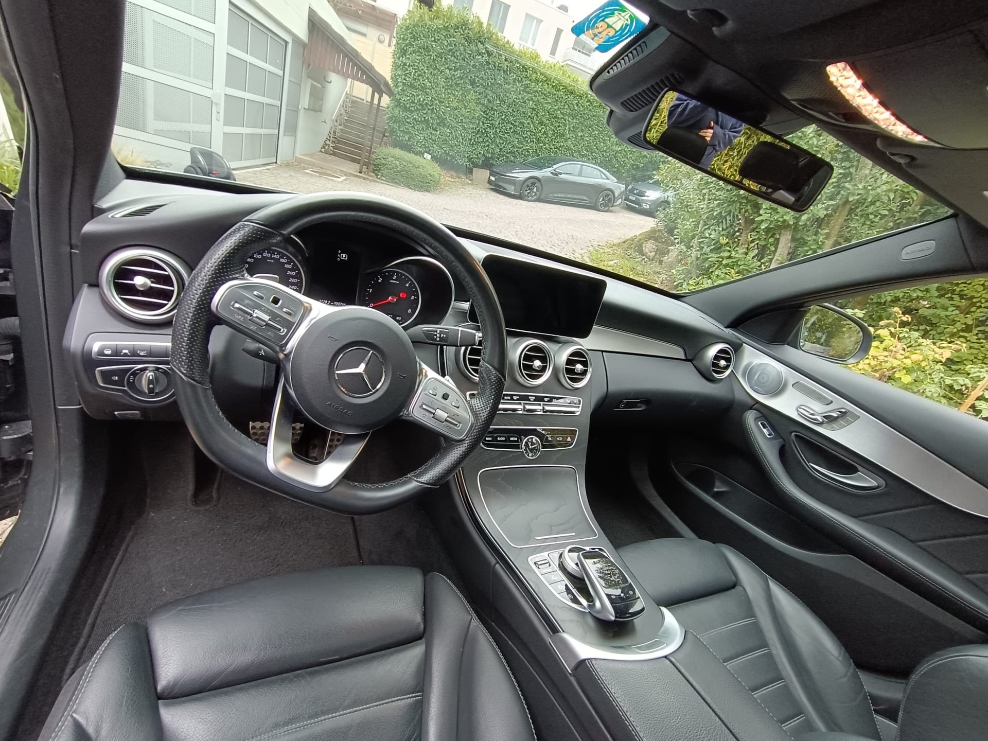 MERCEDES-BENZ C 220 d Swiss Star AMG Line 4m-image-8