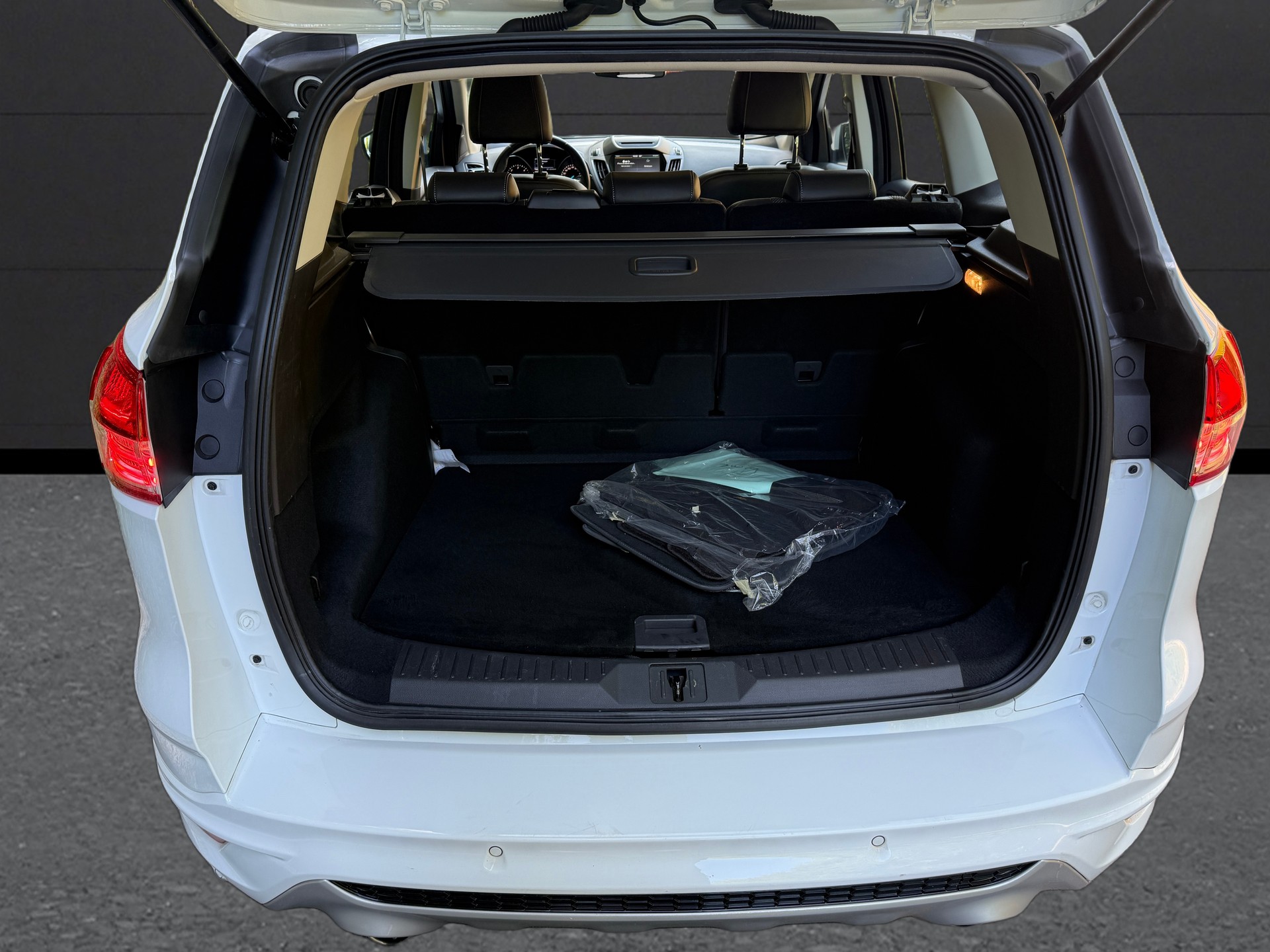 FORD Kuga 2.0 TDCi Titanium 4WD PowerShift-image-5