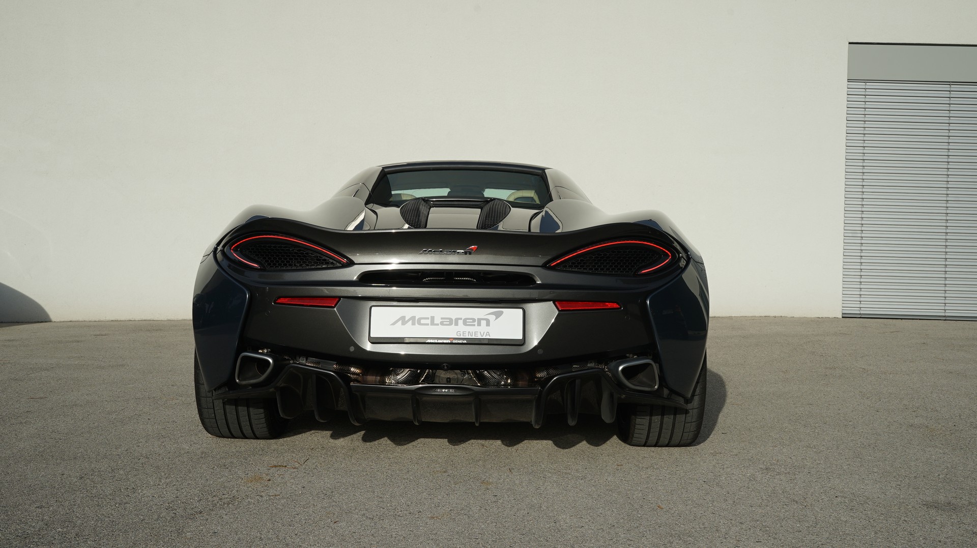 McLAREN 570S Spider 3.8 V8 SSG-image-4
