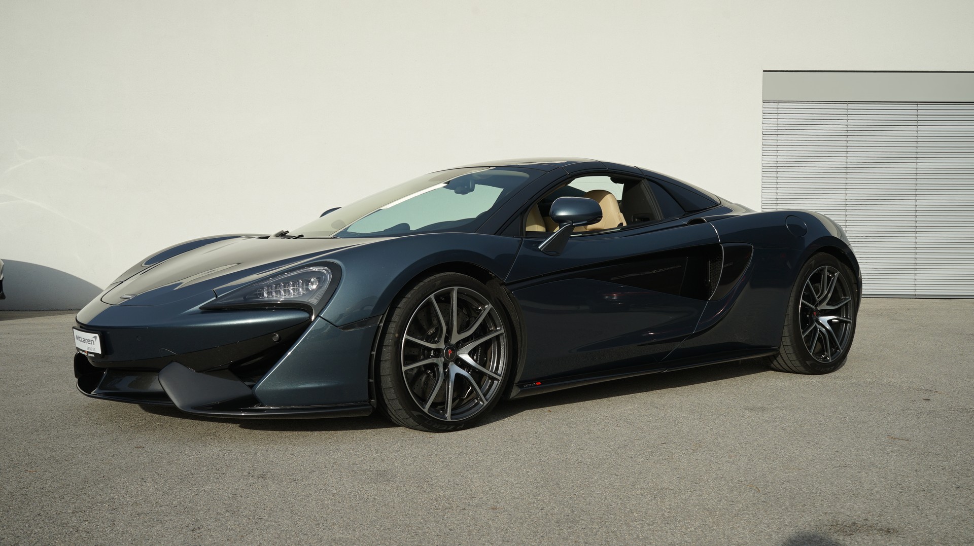 McLAREN 570S Spider 3.8 V8 SSG-image-0