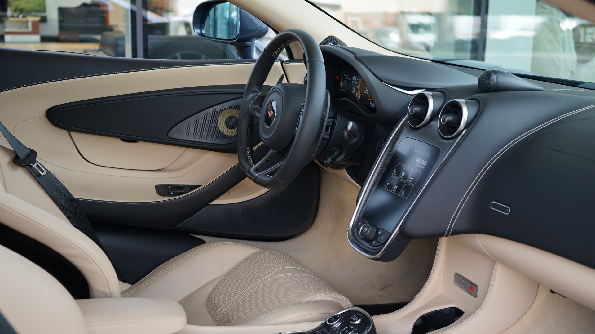 McLAREN 570S Spider 3.8 V8 SSG-image-12