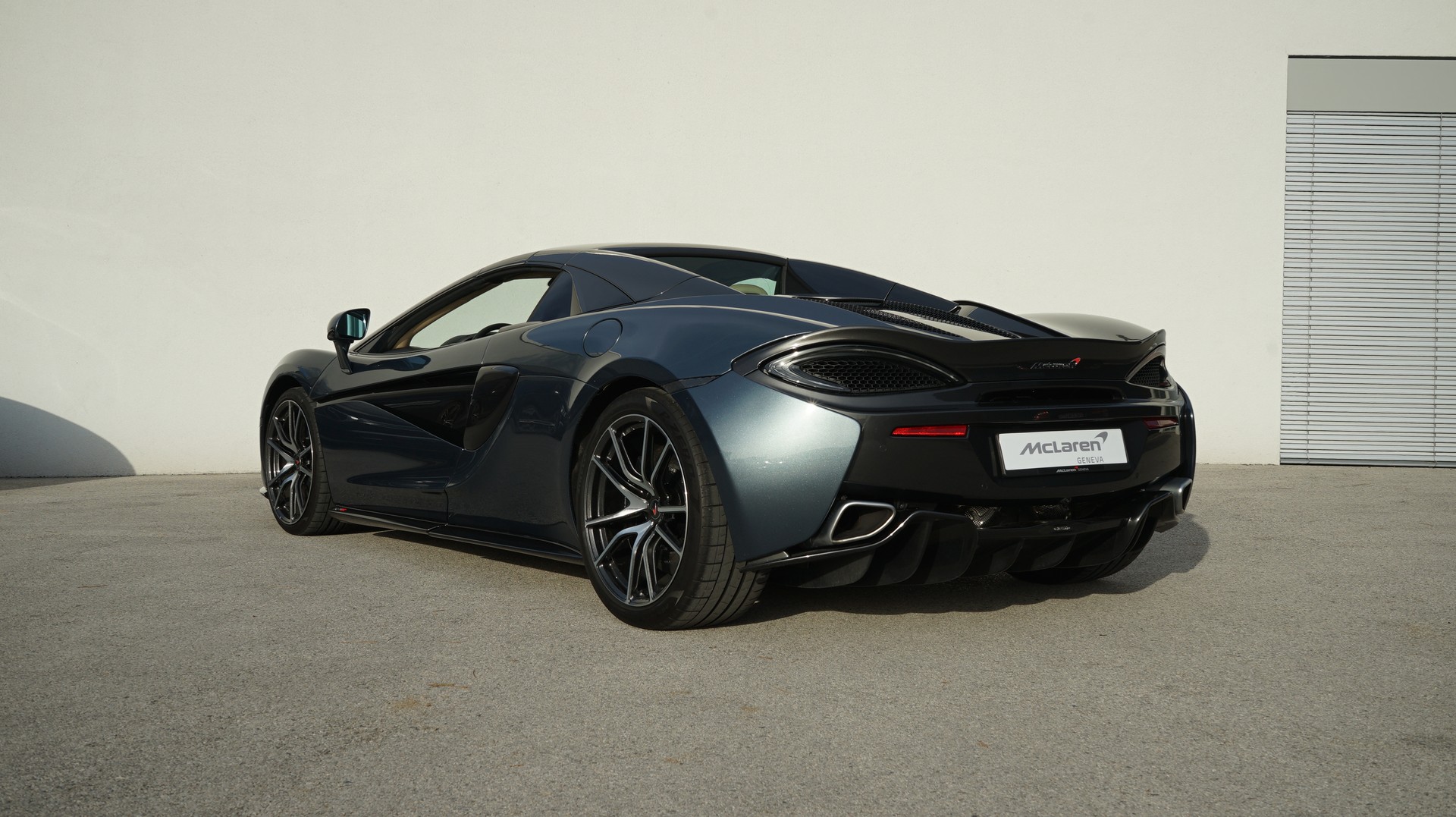 McLAREN 570S Spider 3.8 V8 SSG-image-2