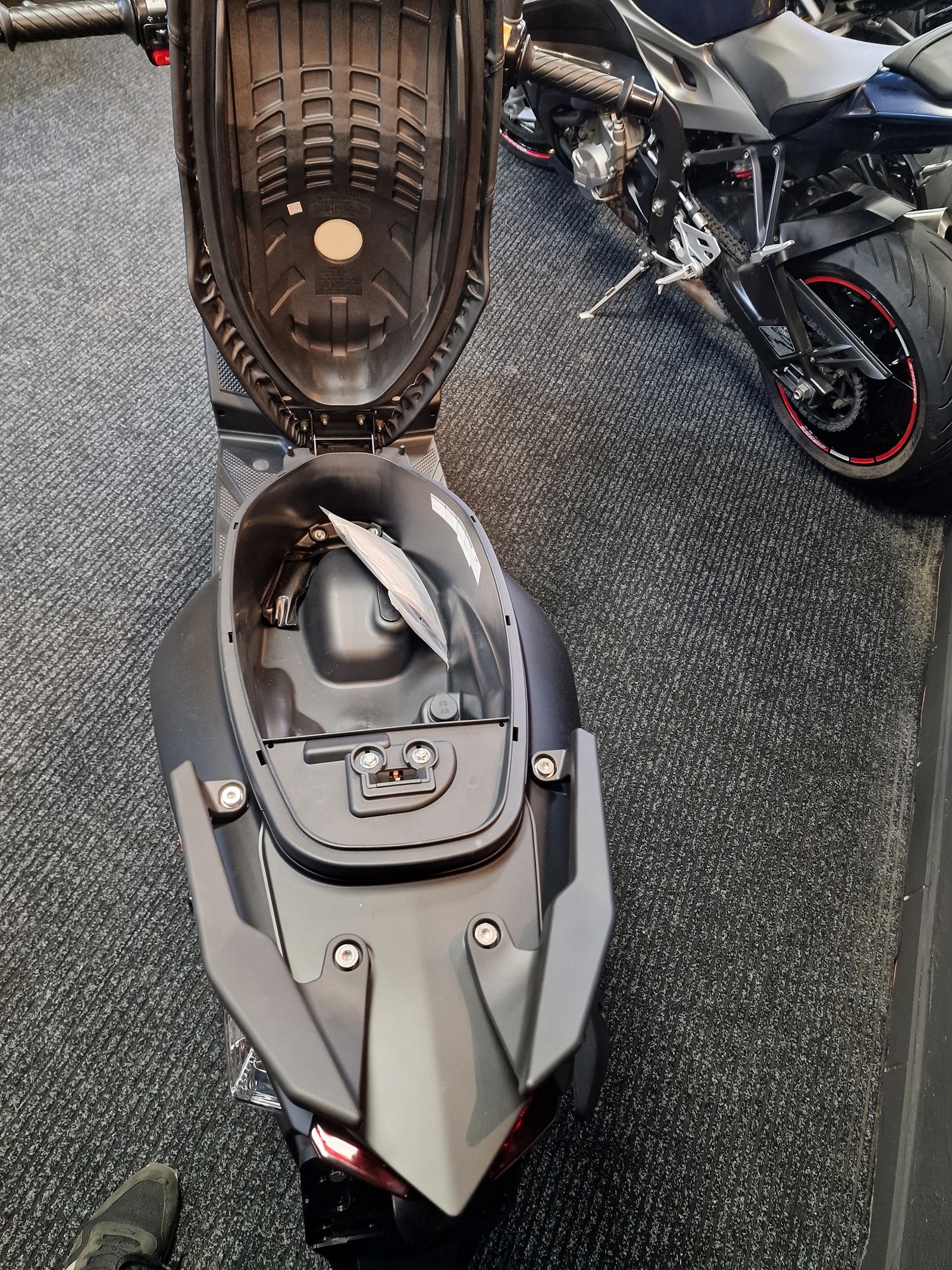 SYM Jet 4 RX 50 45 km/h-image-10