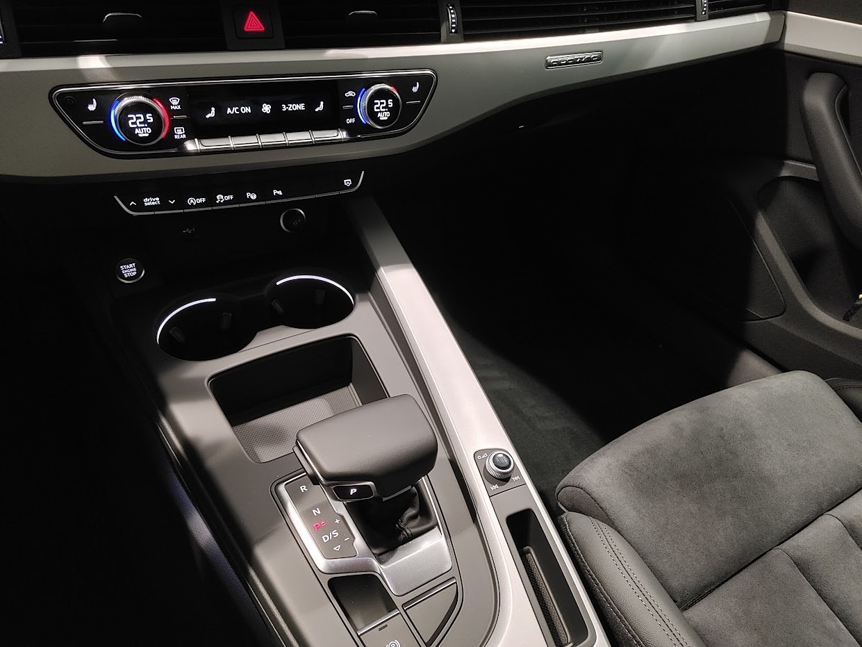 AUDI A4 Avant 40 TFSI advanced S-tronic quattro-image-7
