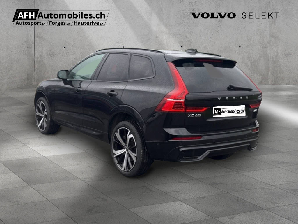 VOLVO XC60 2.0 B5 MH Ultimate Dark AWD-image-2
