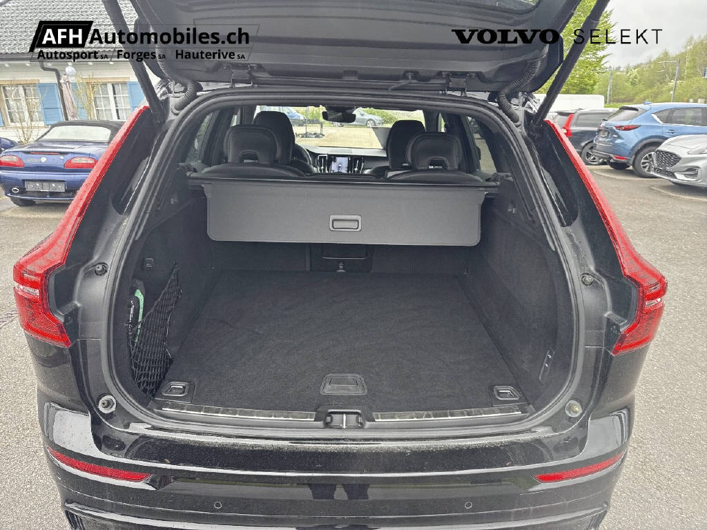 VOLVO XC60 2.0 B5 MH Ultimate Dark AWD-image-9