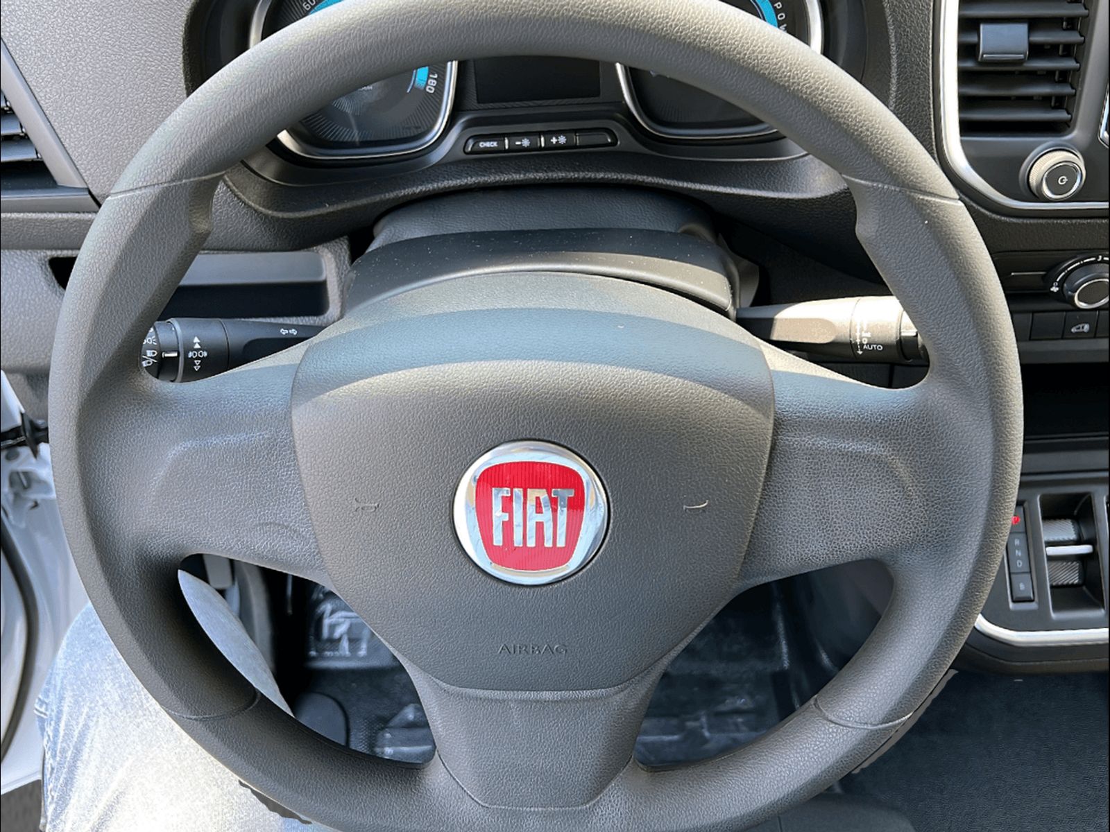 FIAT E-Scudo 50kWh L2 Lounge Swiss-image-12