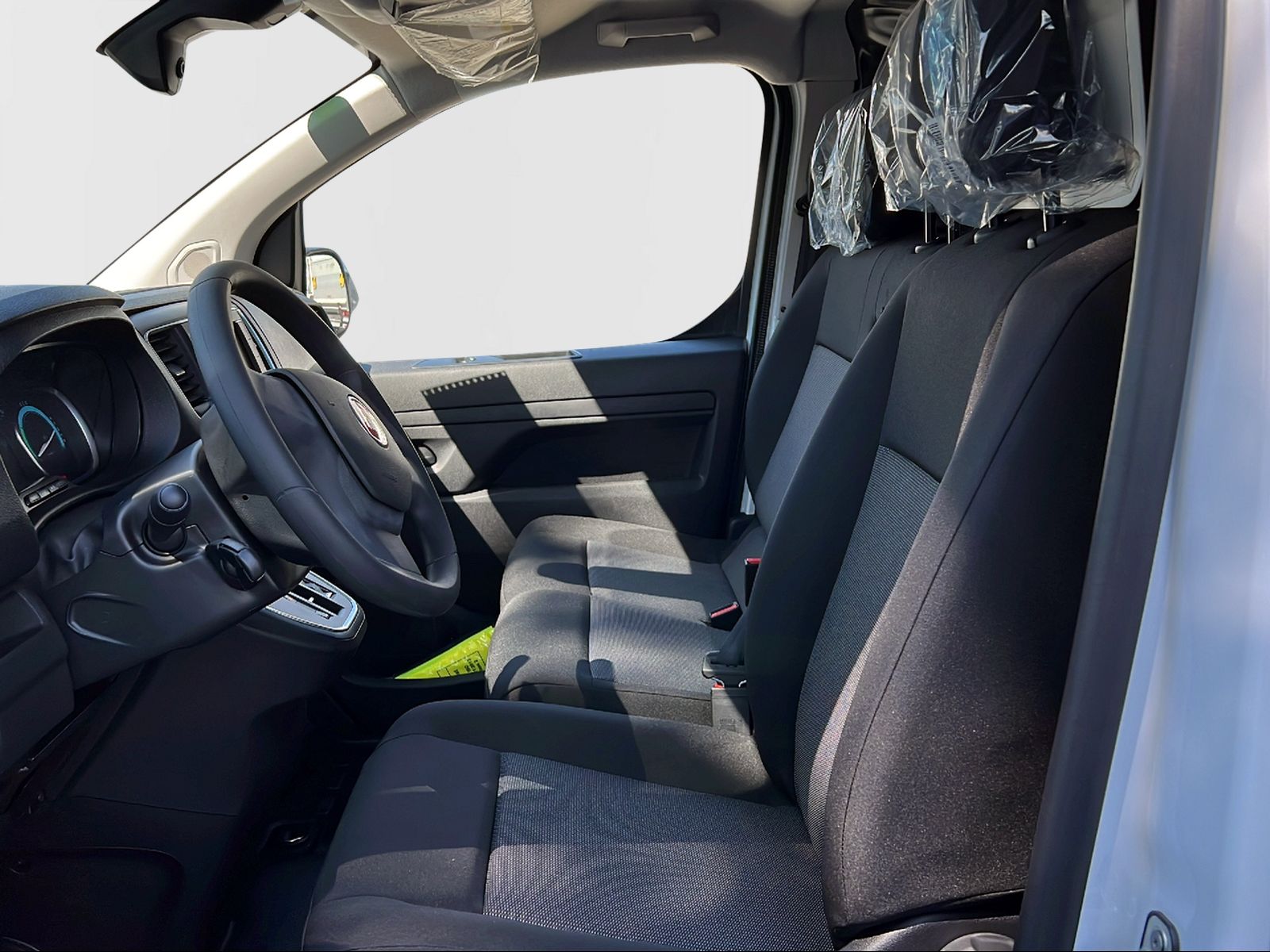 FIAT E-Scudo 50kWh L2 Lounge Swiss-image-10