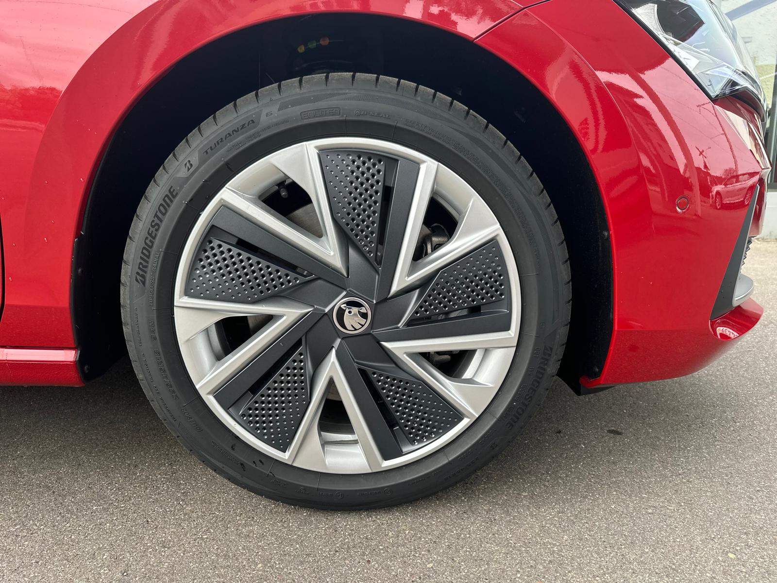 SKODA Superb Combi 2.0 TDi Selection 4x4 DSG-showroom-element-3