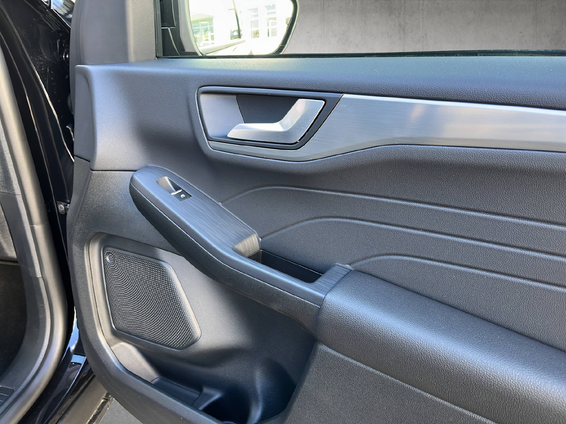 FORD Kuga 2.5 Plug-in Hybrid Titanium X-image-17