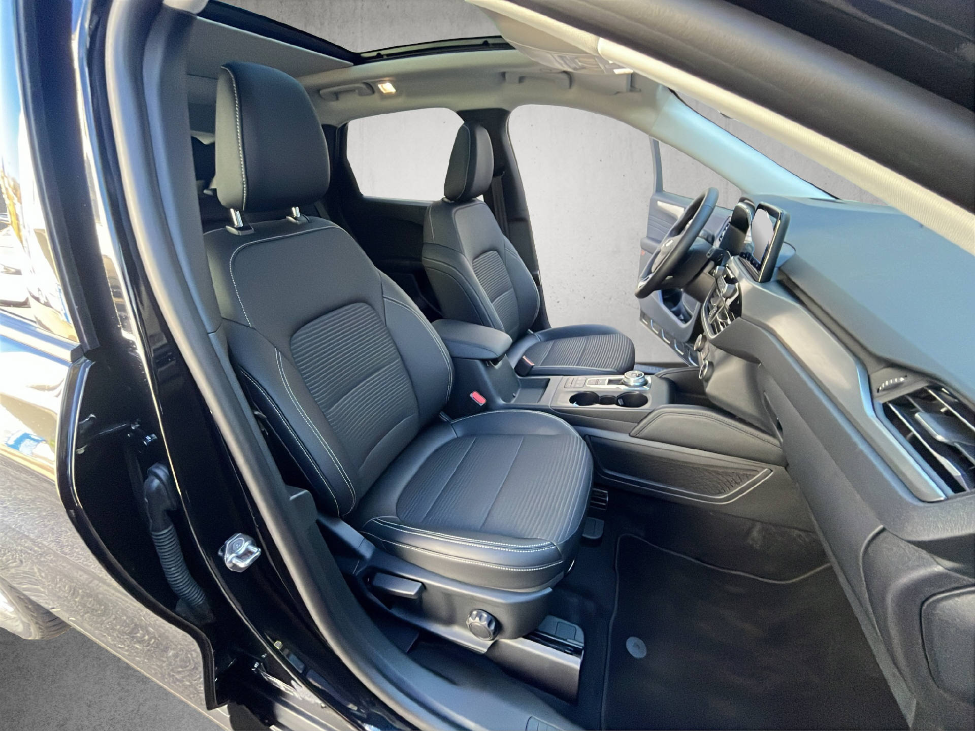 FORD Kuga 2.5 Plug-in Hybrid Titanium X-image-30