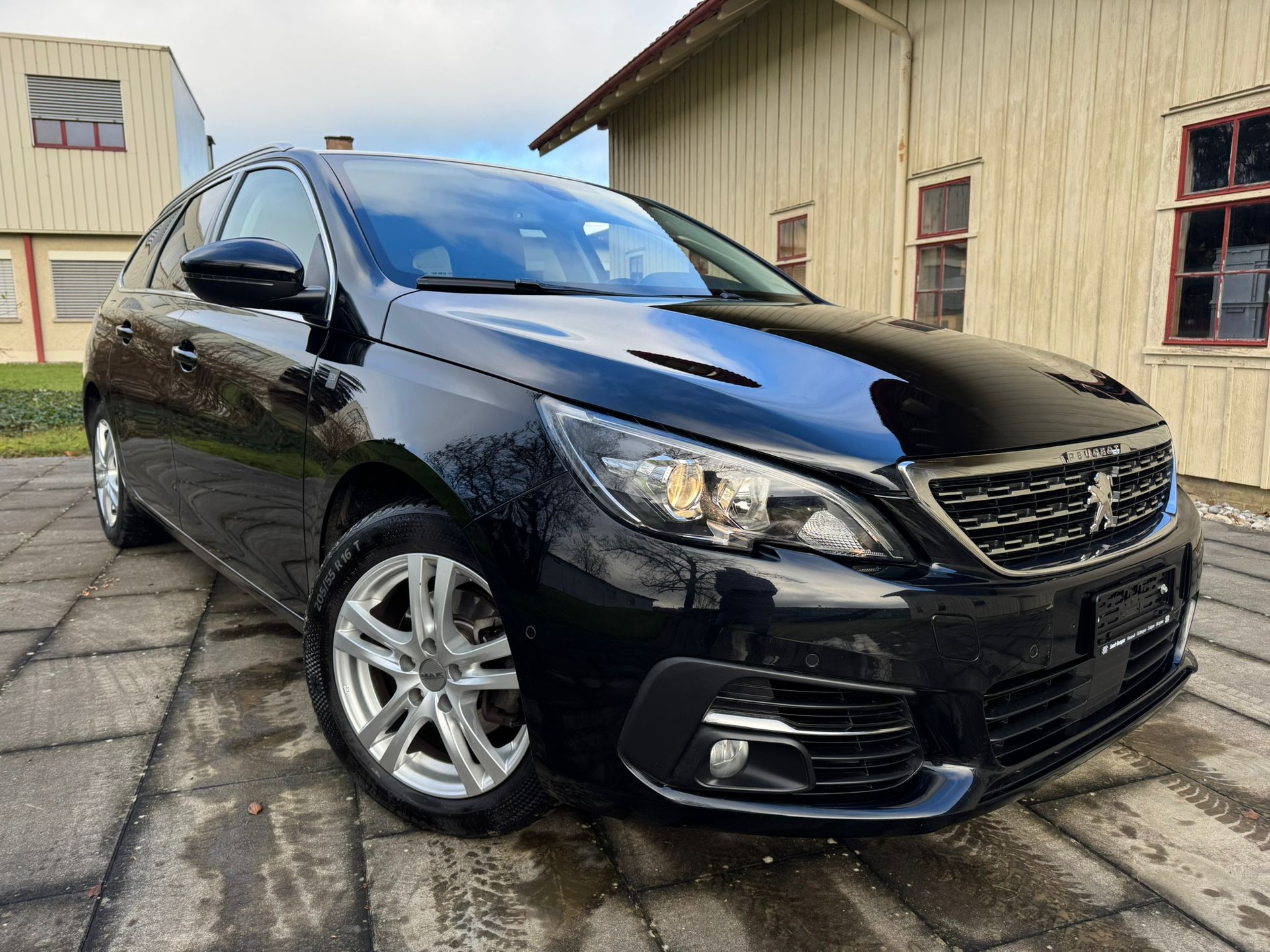 PEUGEOT 308 SW 1.5 BlueHDI Tech Edition EAT8-image-0
