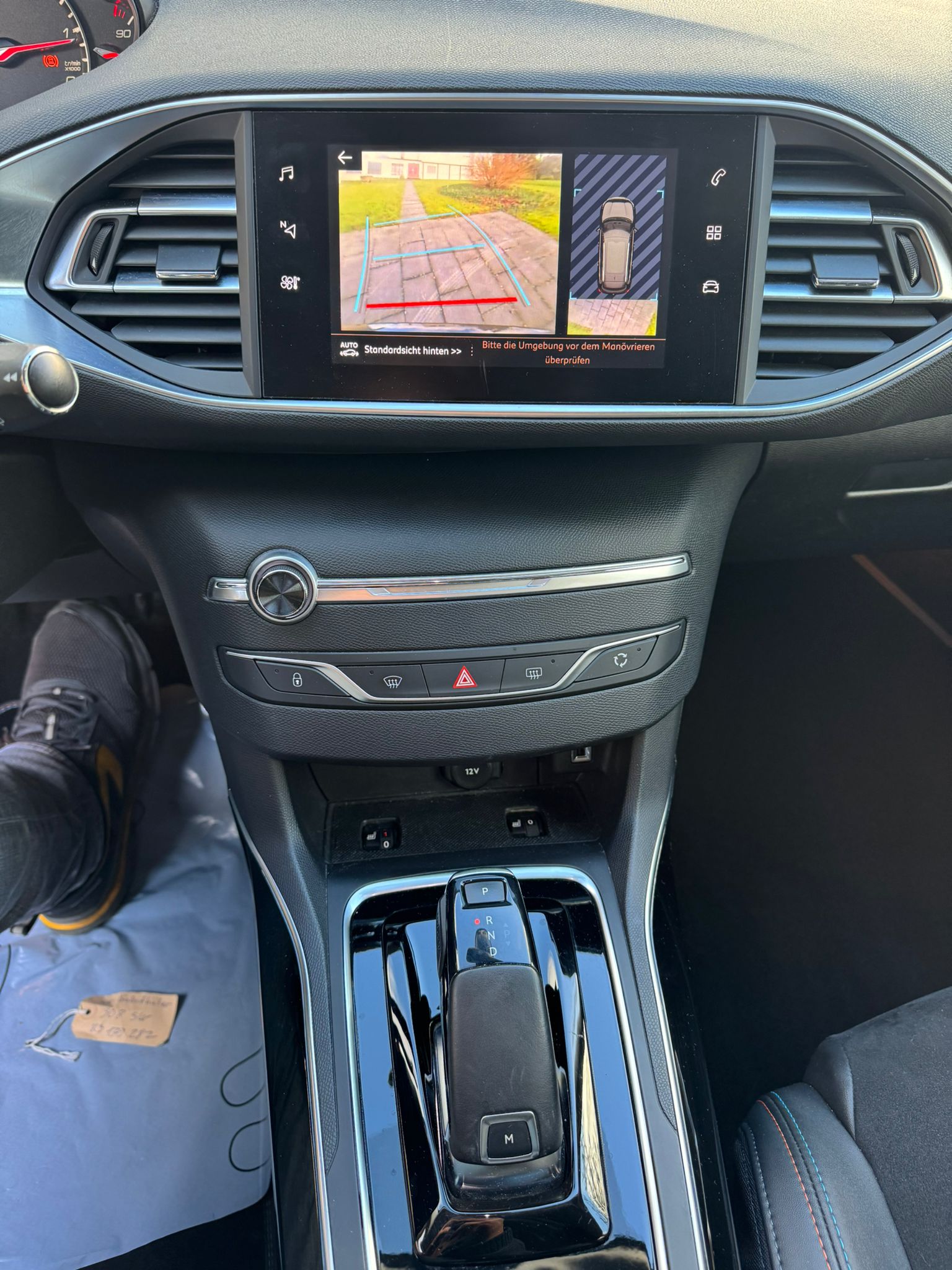 PEUGEOT 308 SW 1.5 BlueHDI Tech Edition EAT8-image-15