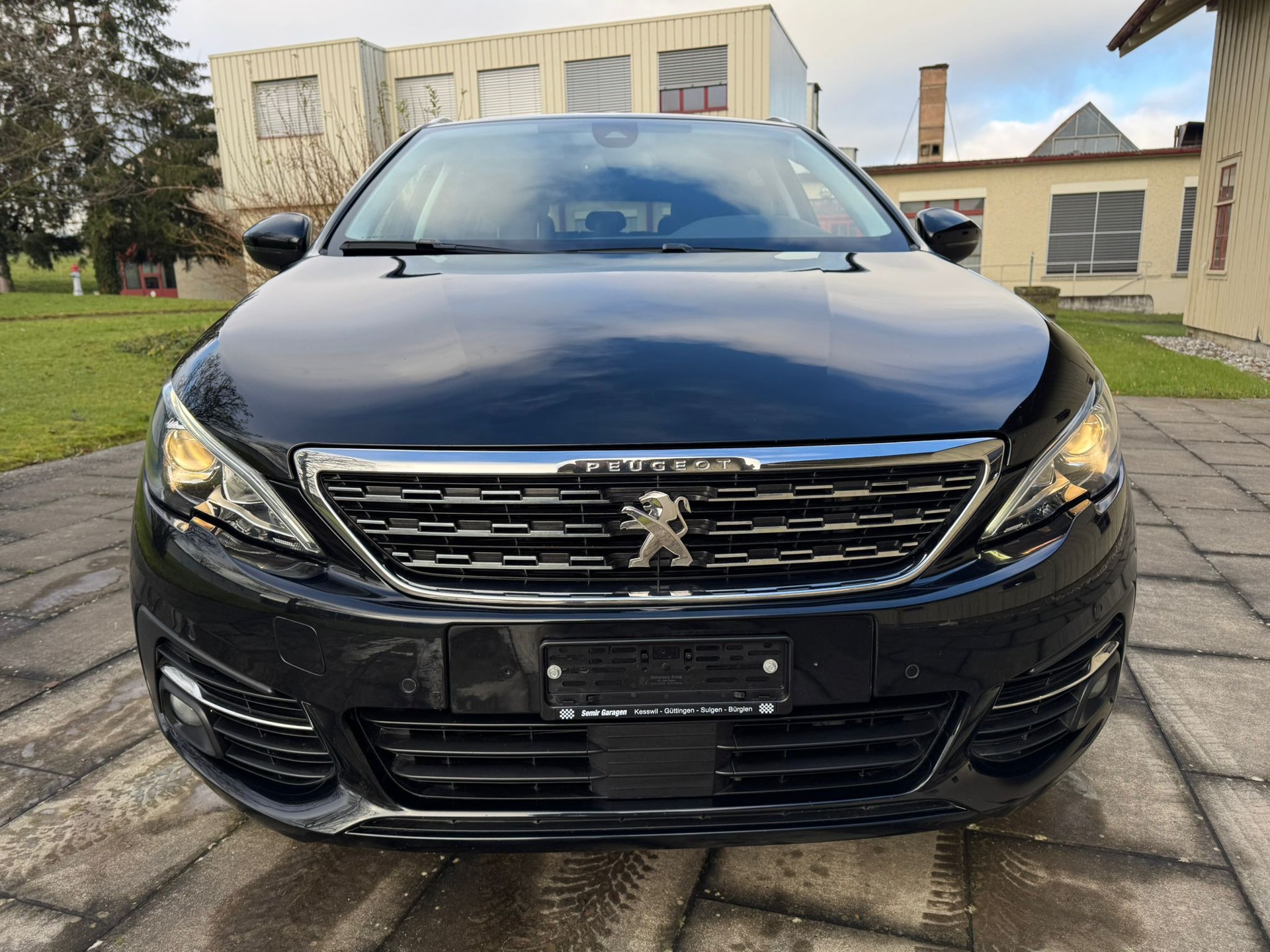 PEUGEOT 308 SW 1.5 BlueHDI Tech Edition EAT8-image-2