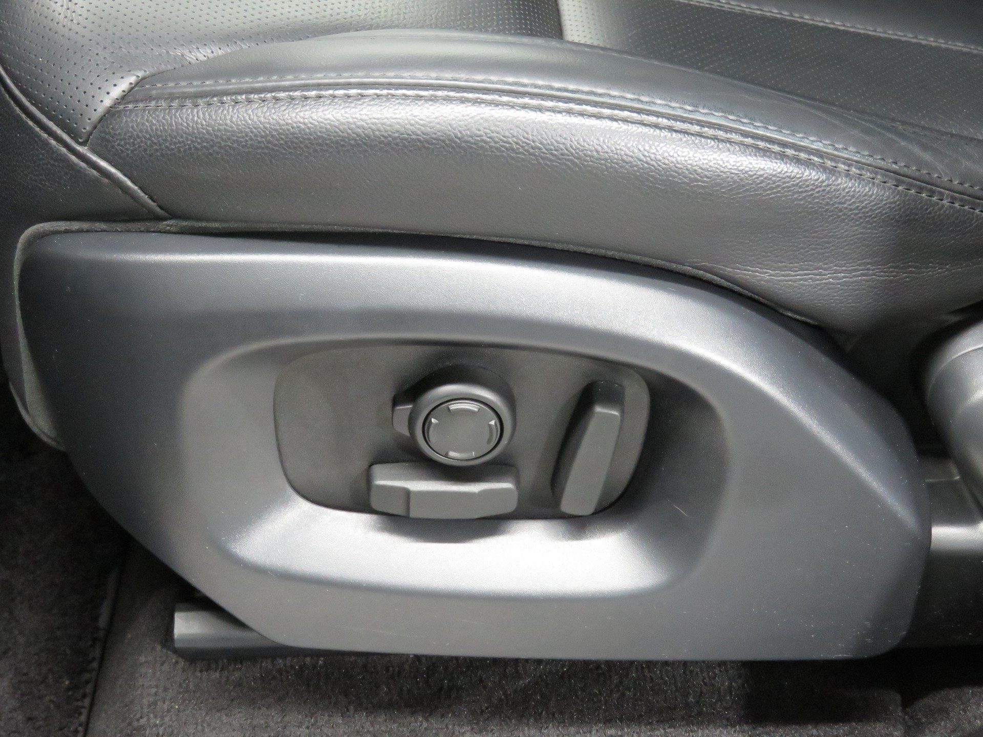 LAND ROVER Range Rover Sport 3.0 SDV6 SE Automat (AHK 3.5 t)-image-9
