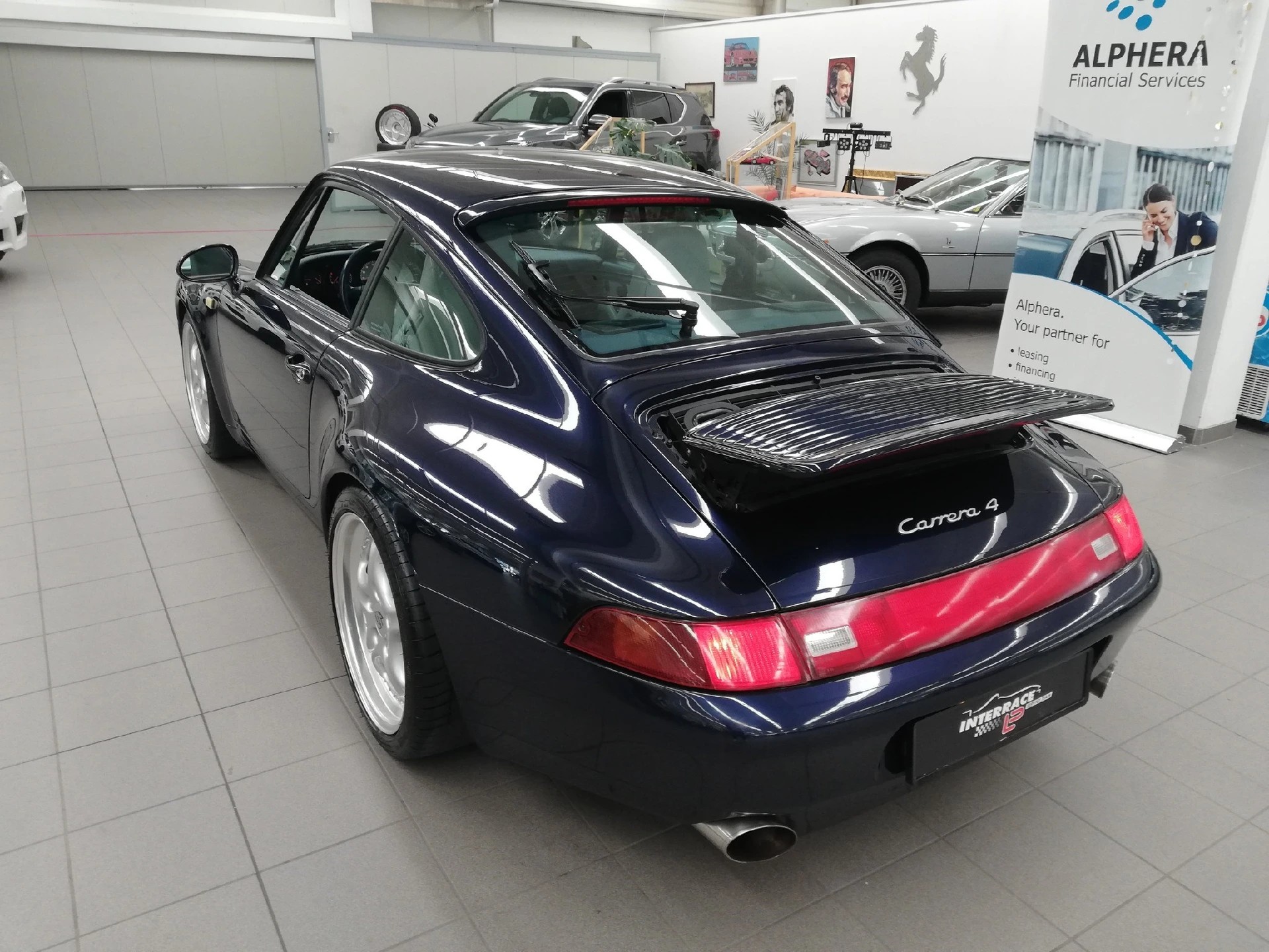 PORSCHE 911 Carrera 4-image-1