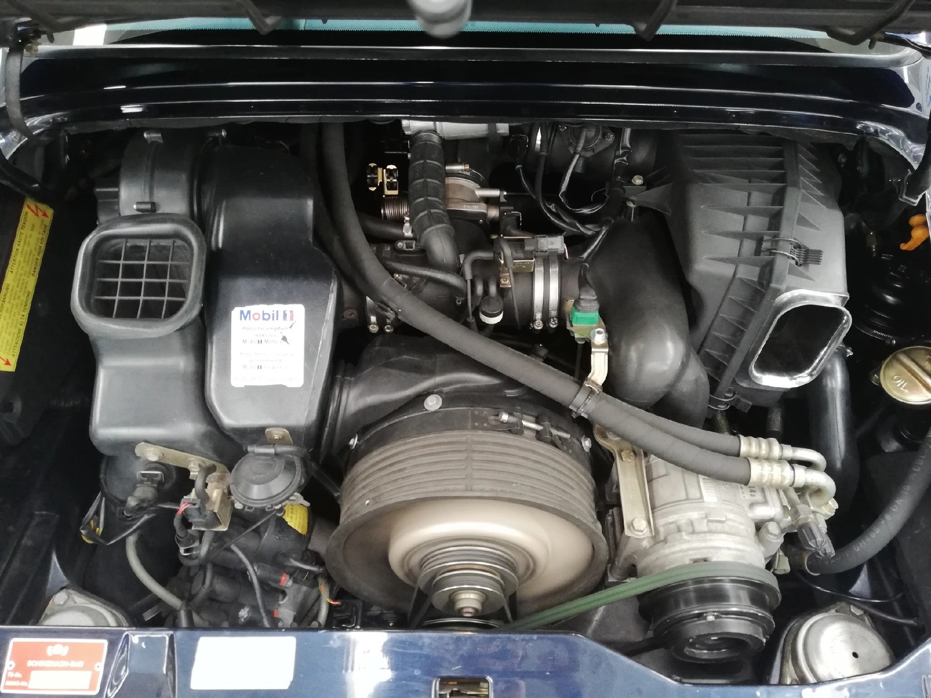 PORSCHE 911 Carrera 4-image-8