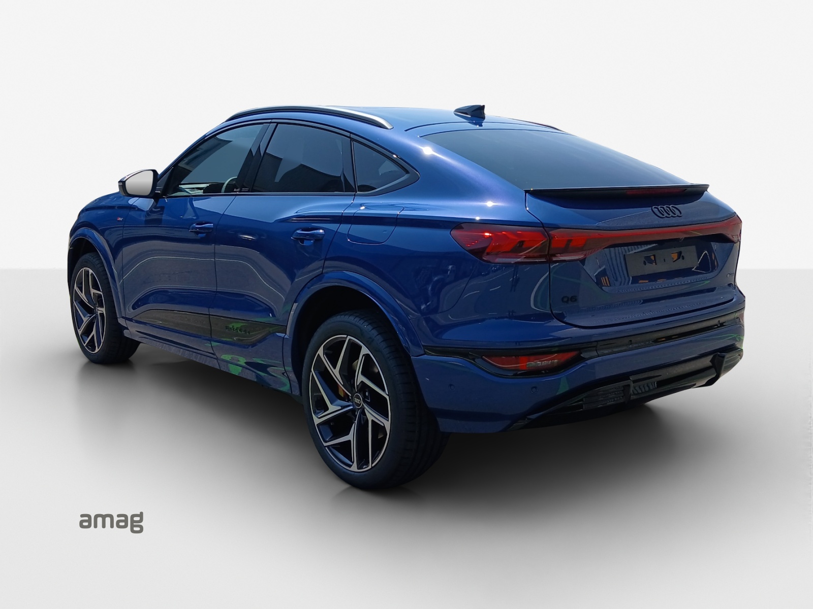 AUDI Q6 Sportback e-tron quattro-image-2