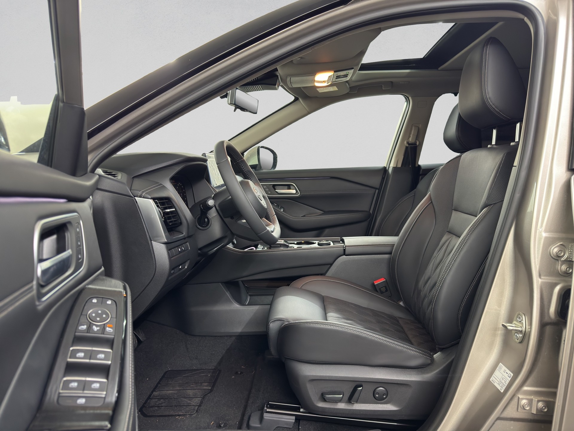NISSAN X-Trail 1.5 VC-T e-Power 4WD 7 Sitze Tekna+-image-5