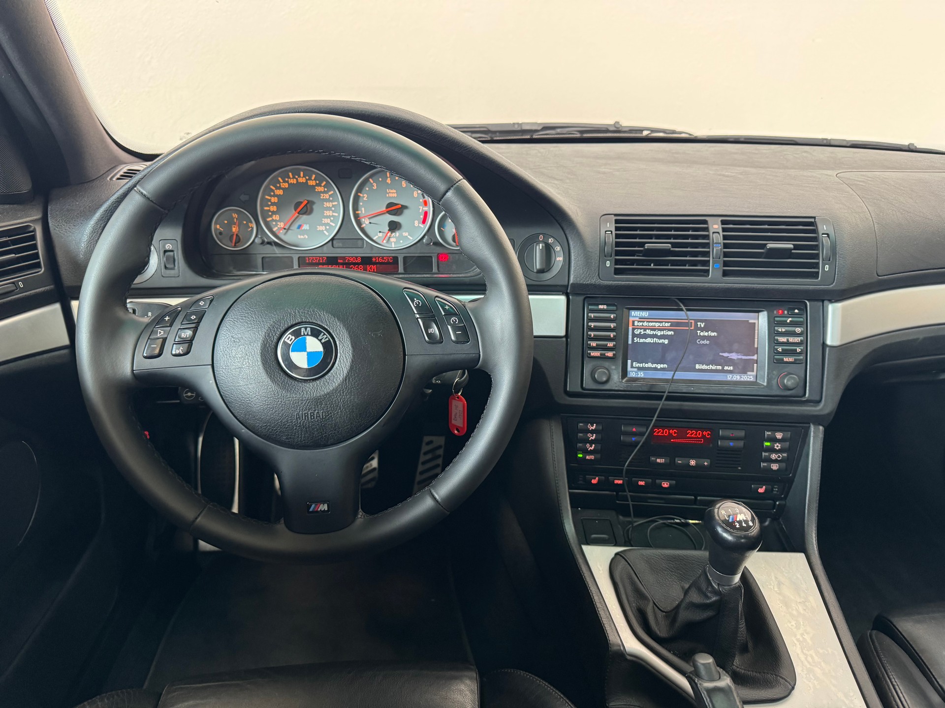 BMW M5-image-16