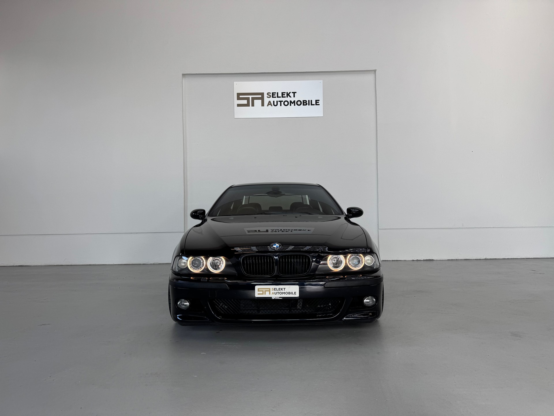 BMW M5-image-2