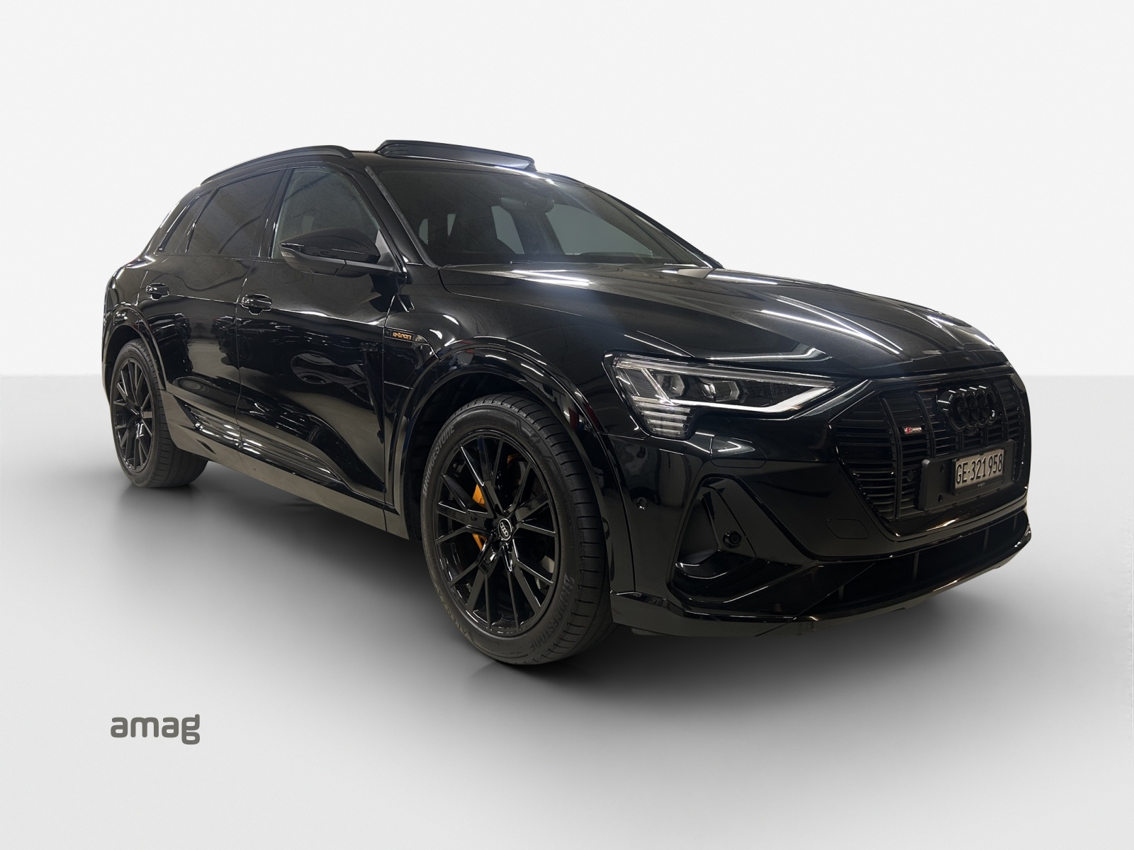 AUDI e-tron 55 S Line Black Edition quattro-image-6