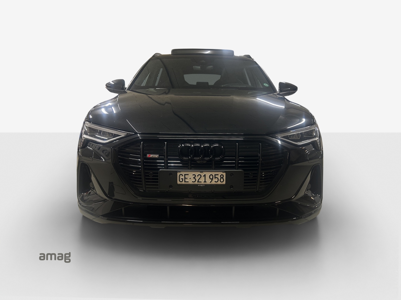 AUDI e-tron 55 S Line Black Edition quattro-image-1
