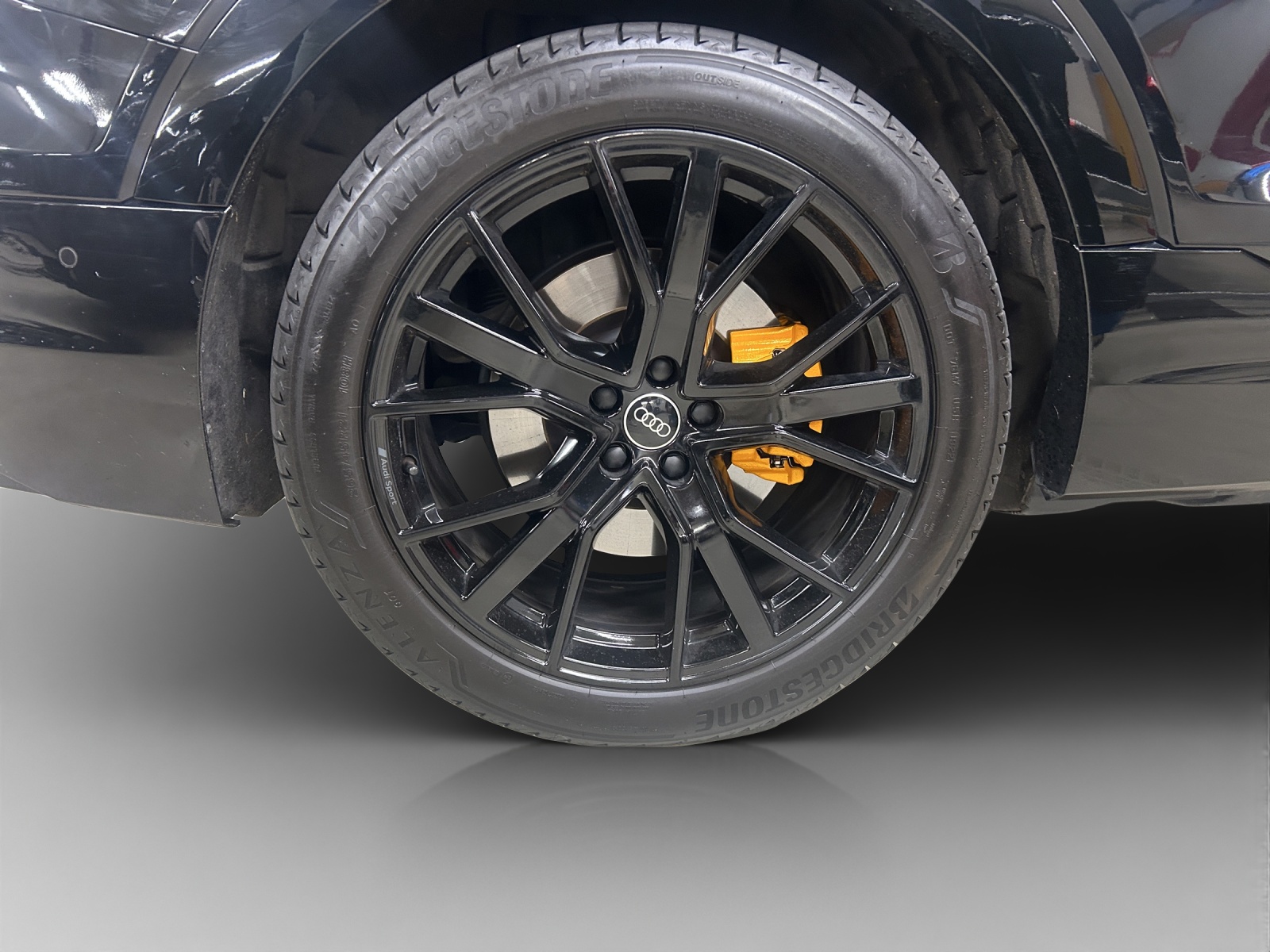 AUDI e-tron 55 S Line Black Edition quattro-image-13